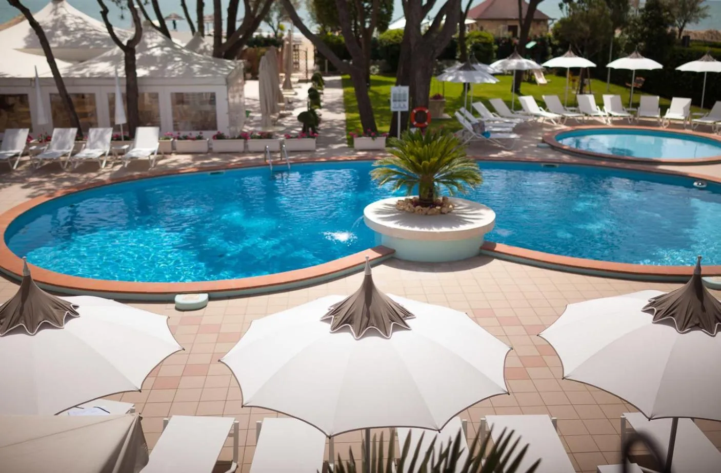 Swimming pool in Hotel Elite