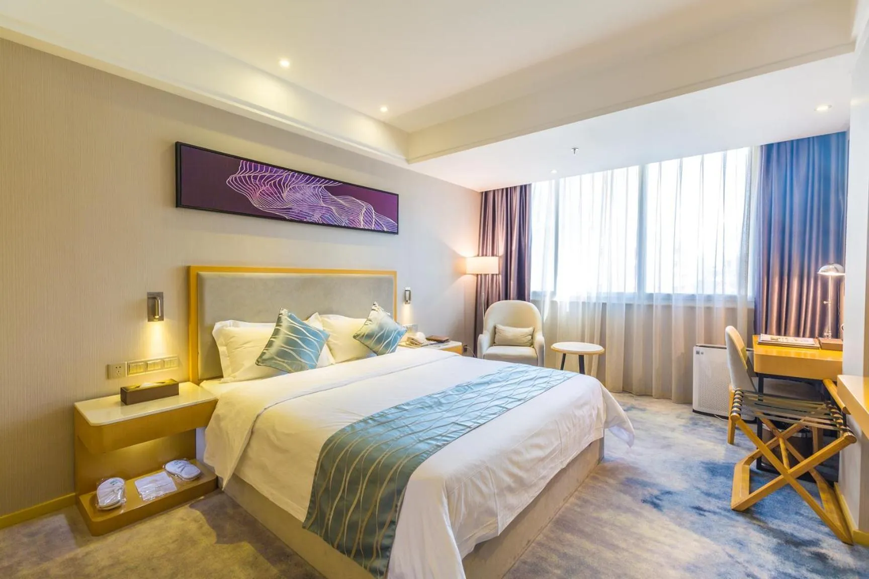 Photo of the whole room, Bed in Guangzhou Seaman Hotel-Line 2 JiangNanXi Station