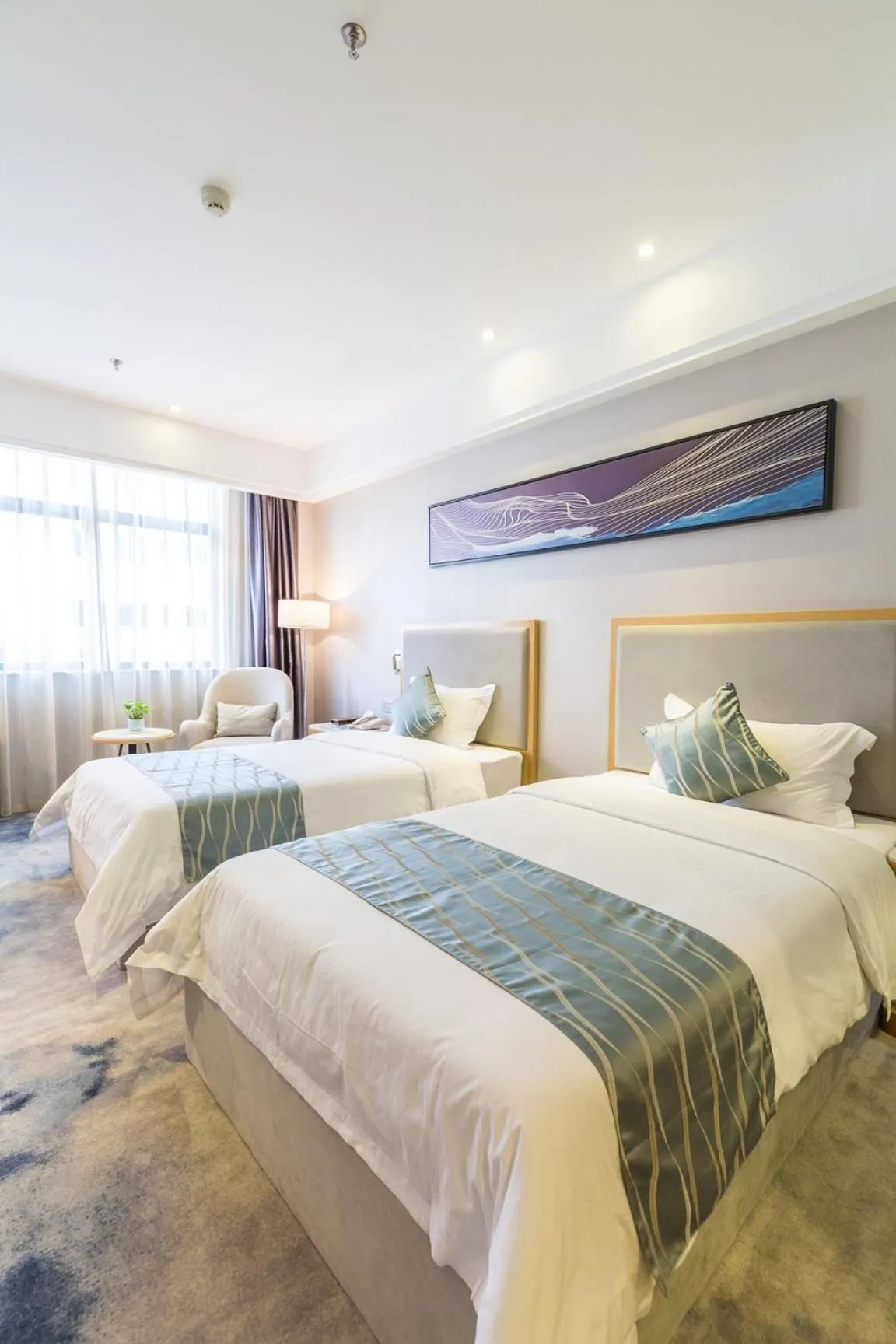 Photo of the whole room, Bed in Guangzhou Seaman Hotel-Line 2 JiangNanXi Station