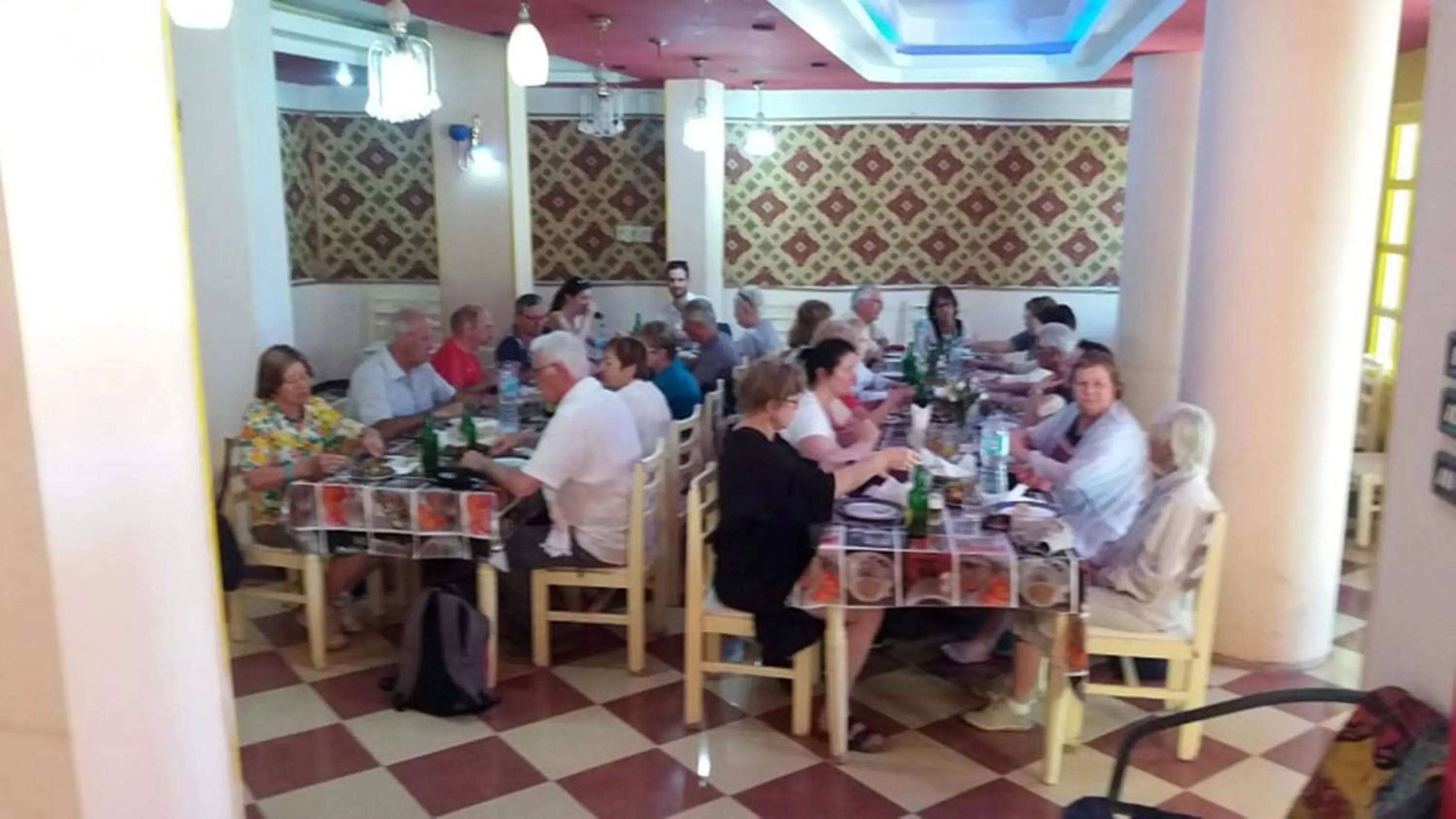 Restaurant/places to eat in Pharaohs Hotel