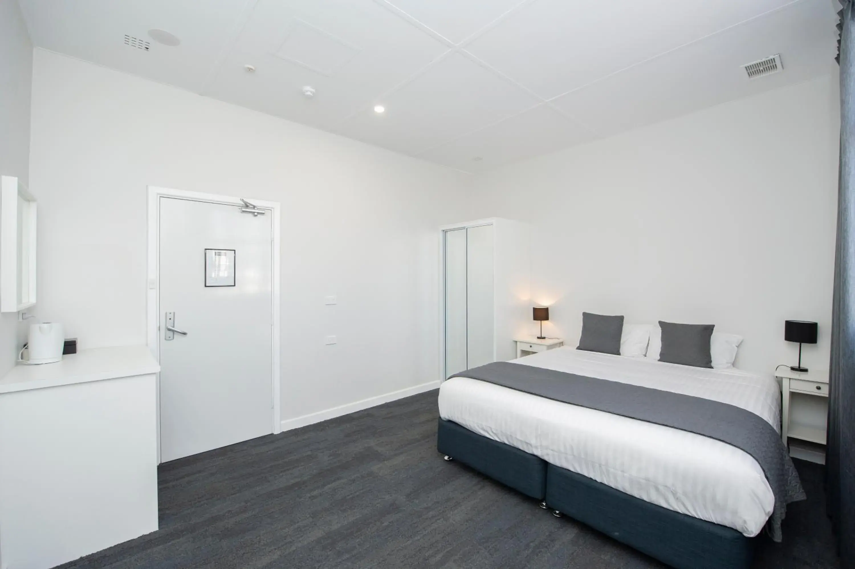 King Room in The Parade Hotel King Room in The Parade Hotel