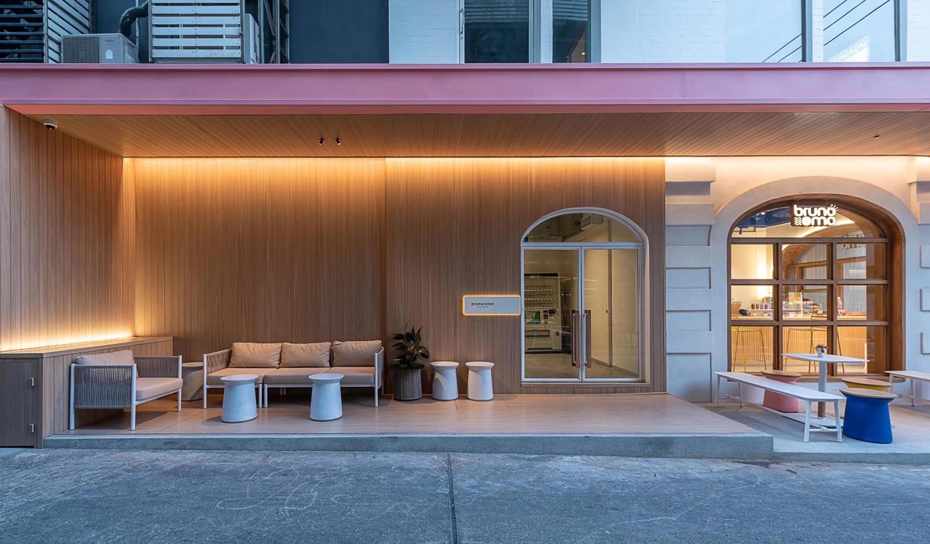 Property building in Boxpackers Pratunam