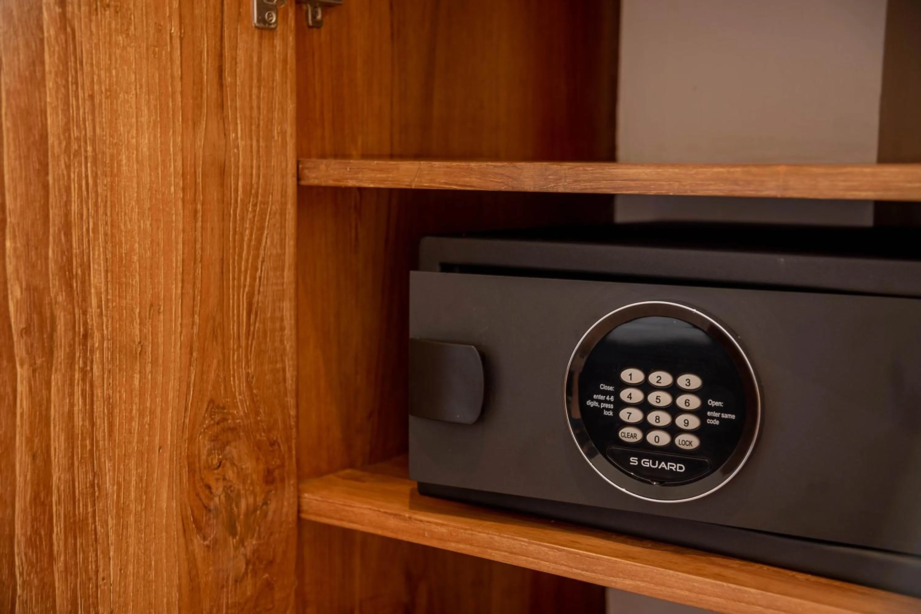 safe in Boxpackers Pratunam