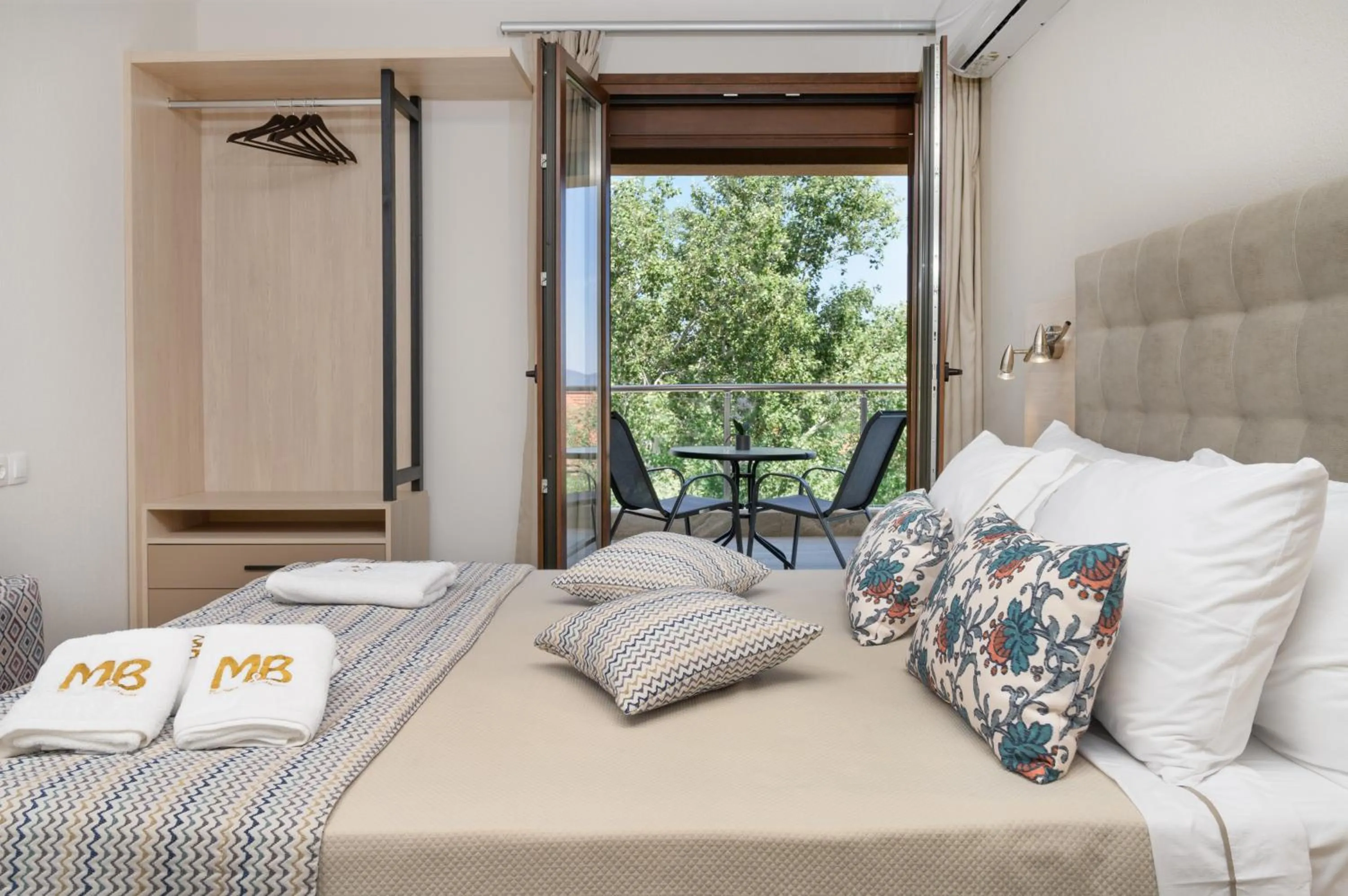 Bed in M&B boutique apartments