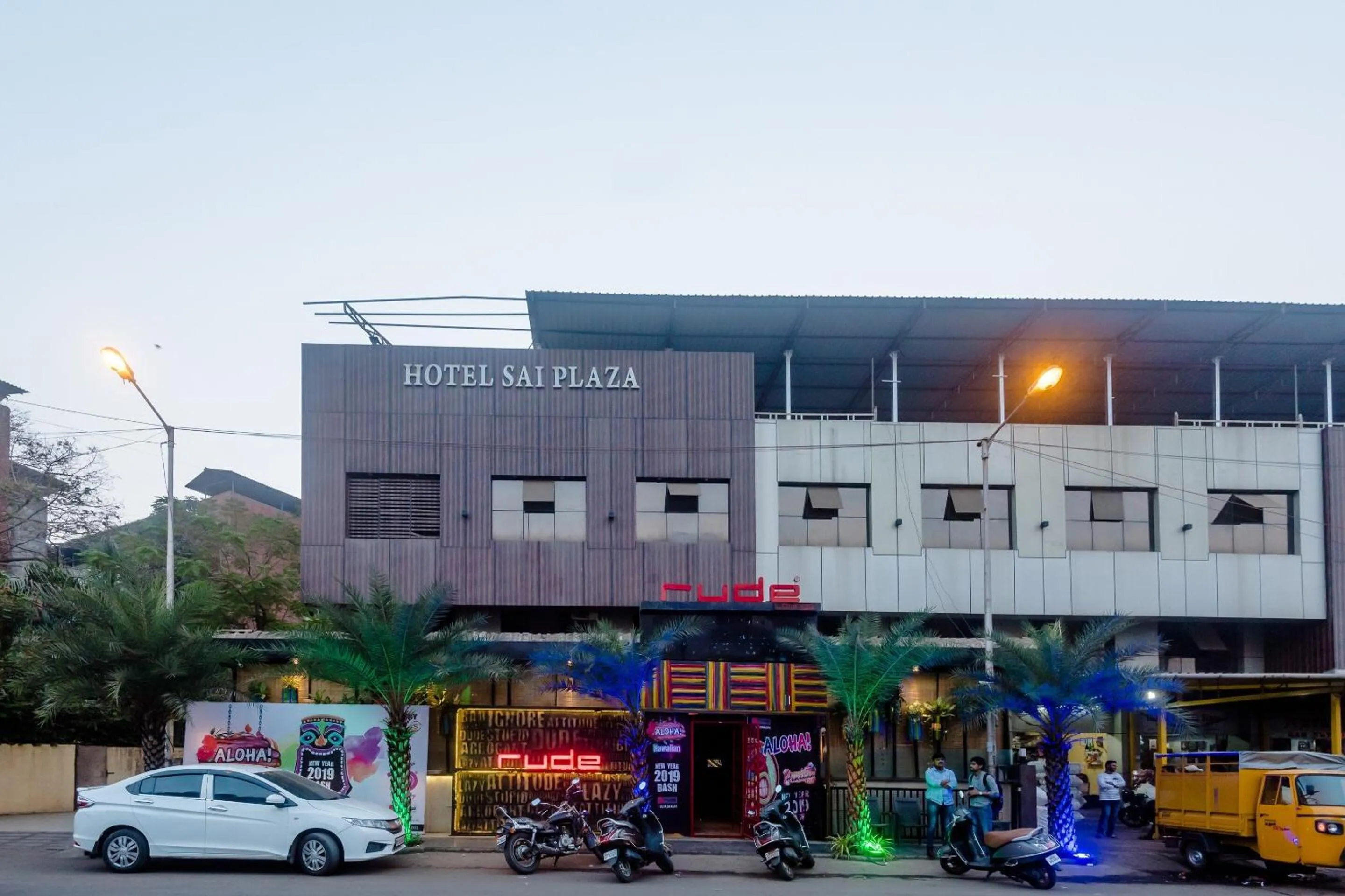 Facade/entrance in Hotel O Sai Plaza