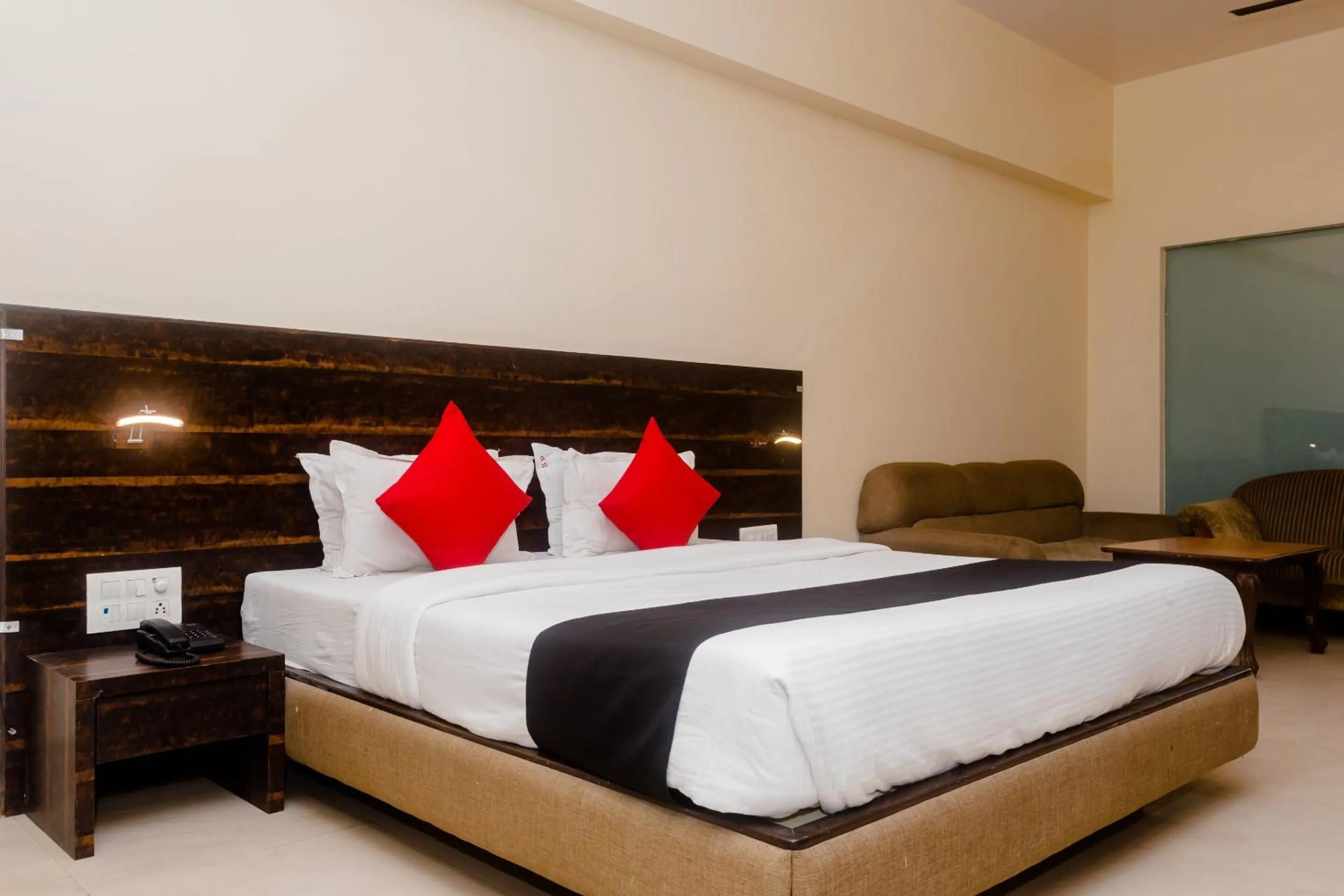 Bedroom, Bed in Hotel O Sai Plaza