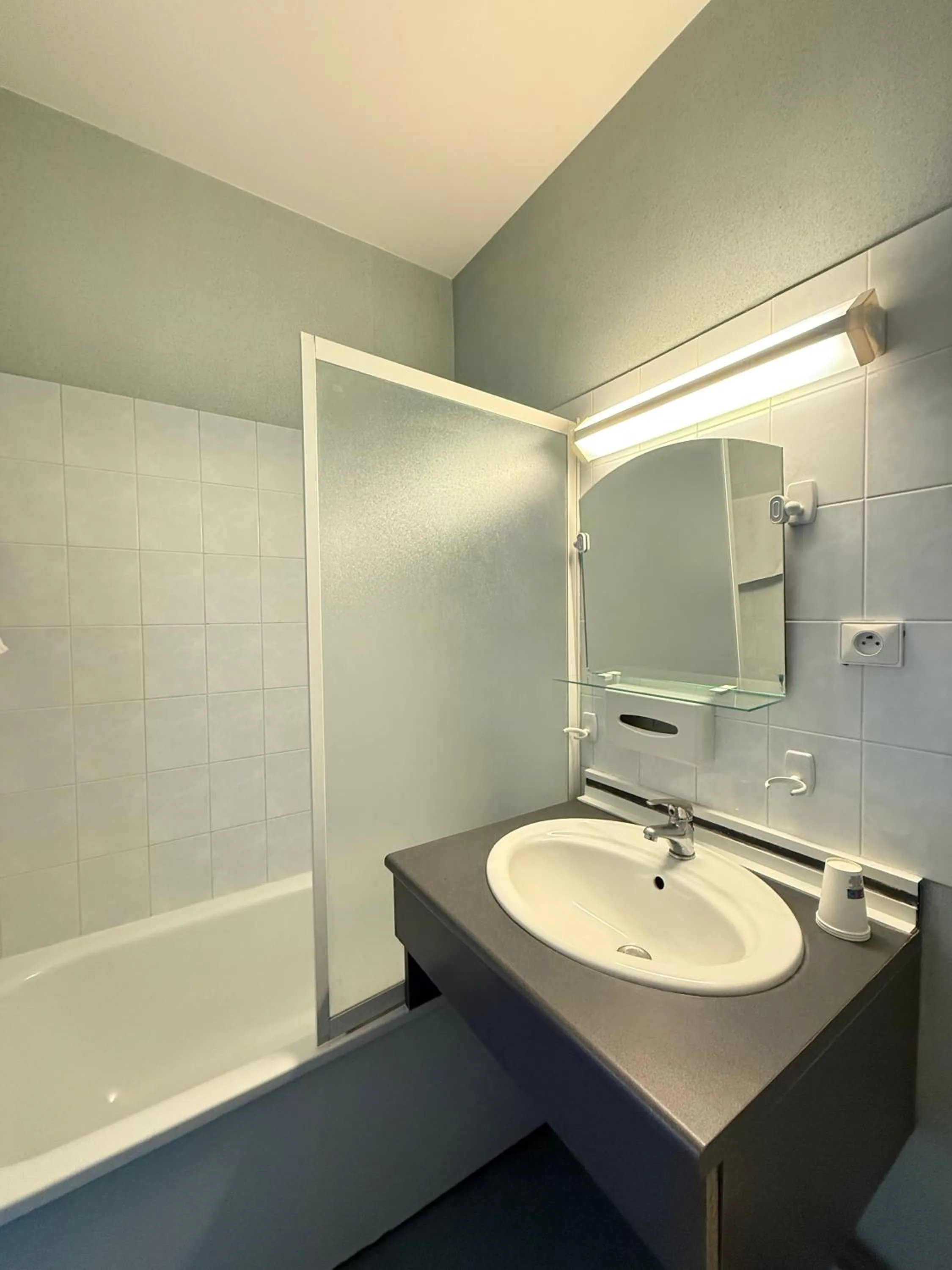 Hôtel La Nonette ASTERIX, CDG AIRPORT & PARIS CENTRE