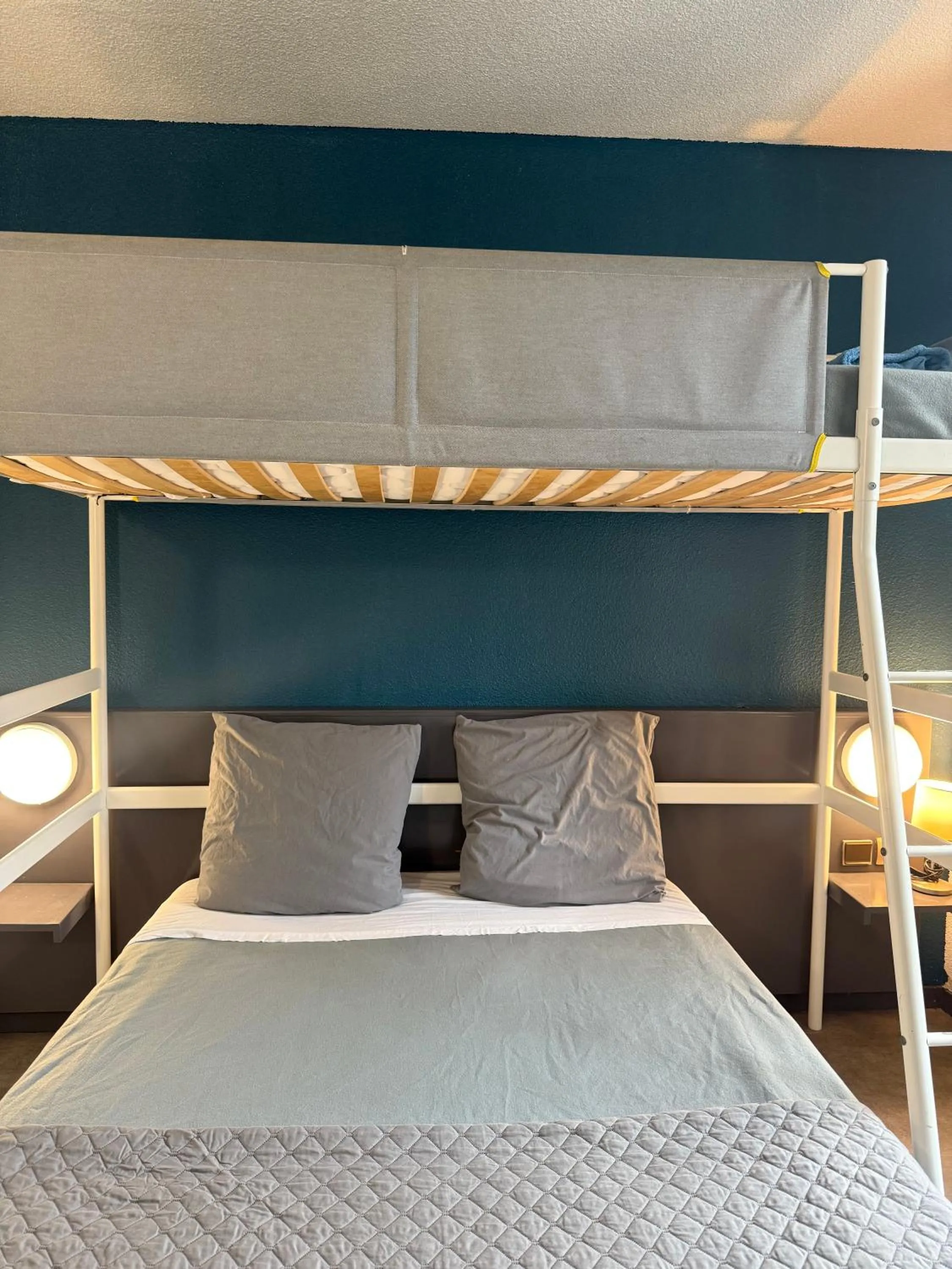 Bed in Hôtel La Nonette ASTERIX, CDG AIRPORT & PARIS CENTRE