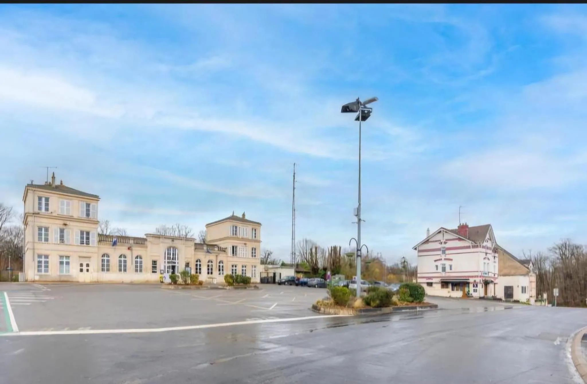 Hôtel La Nonette ASTERIX, CDG AIRPORT & PARIS CENTRE