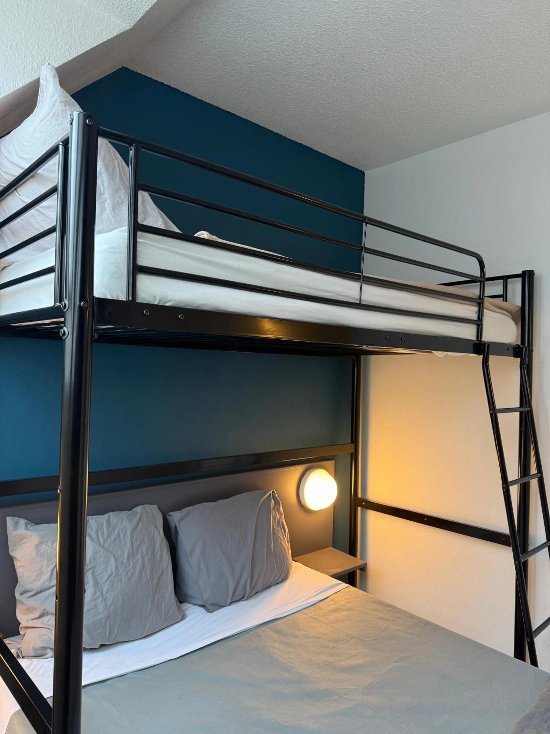Bed in Hôtel La Nonette ASTERIX, CDG AIRPORT & PARIS CENTRE