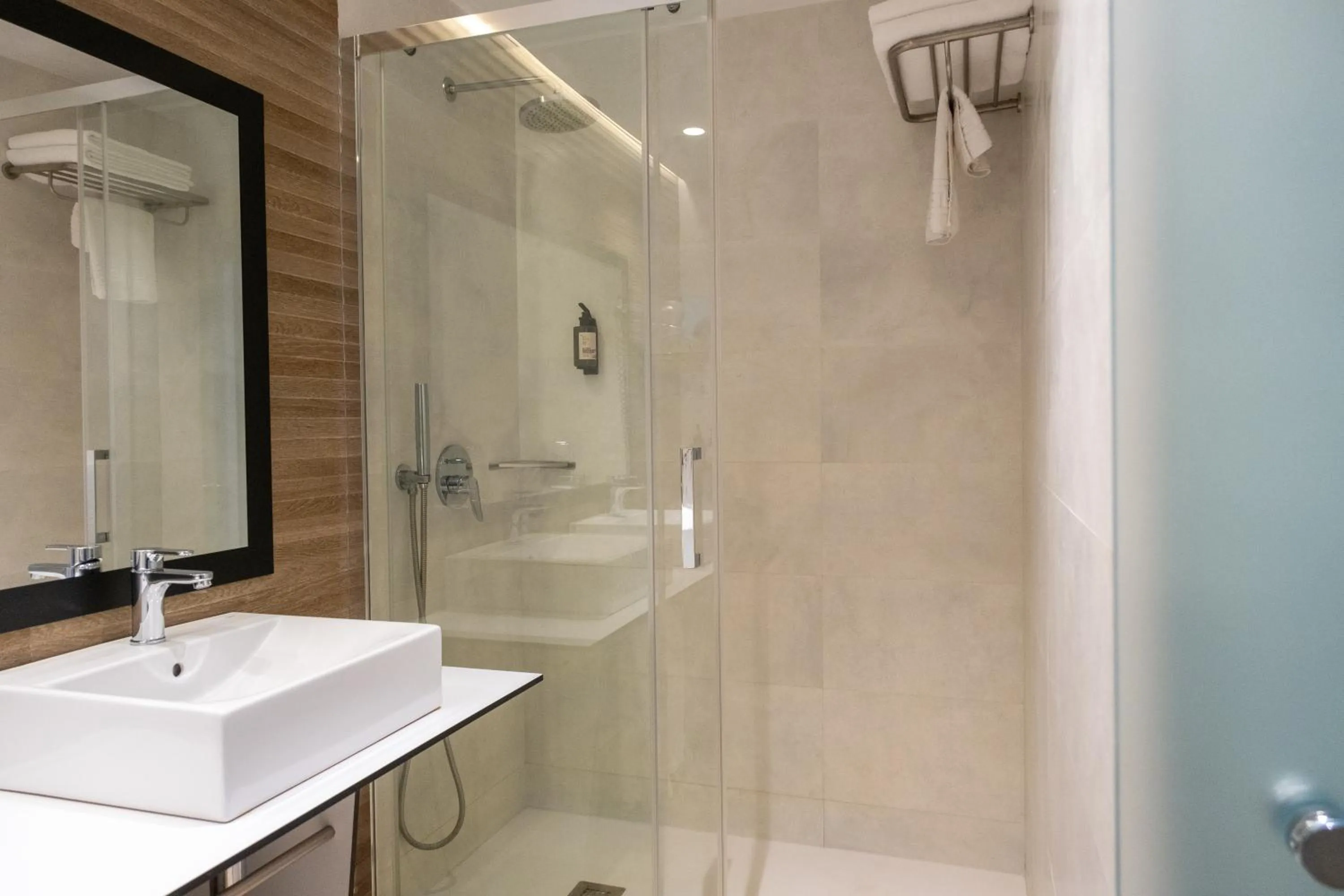 Bathroom in Onmood Cala Ratjada - Bed & Brunch