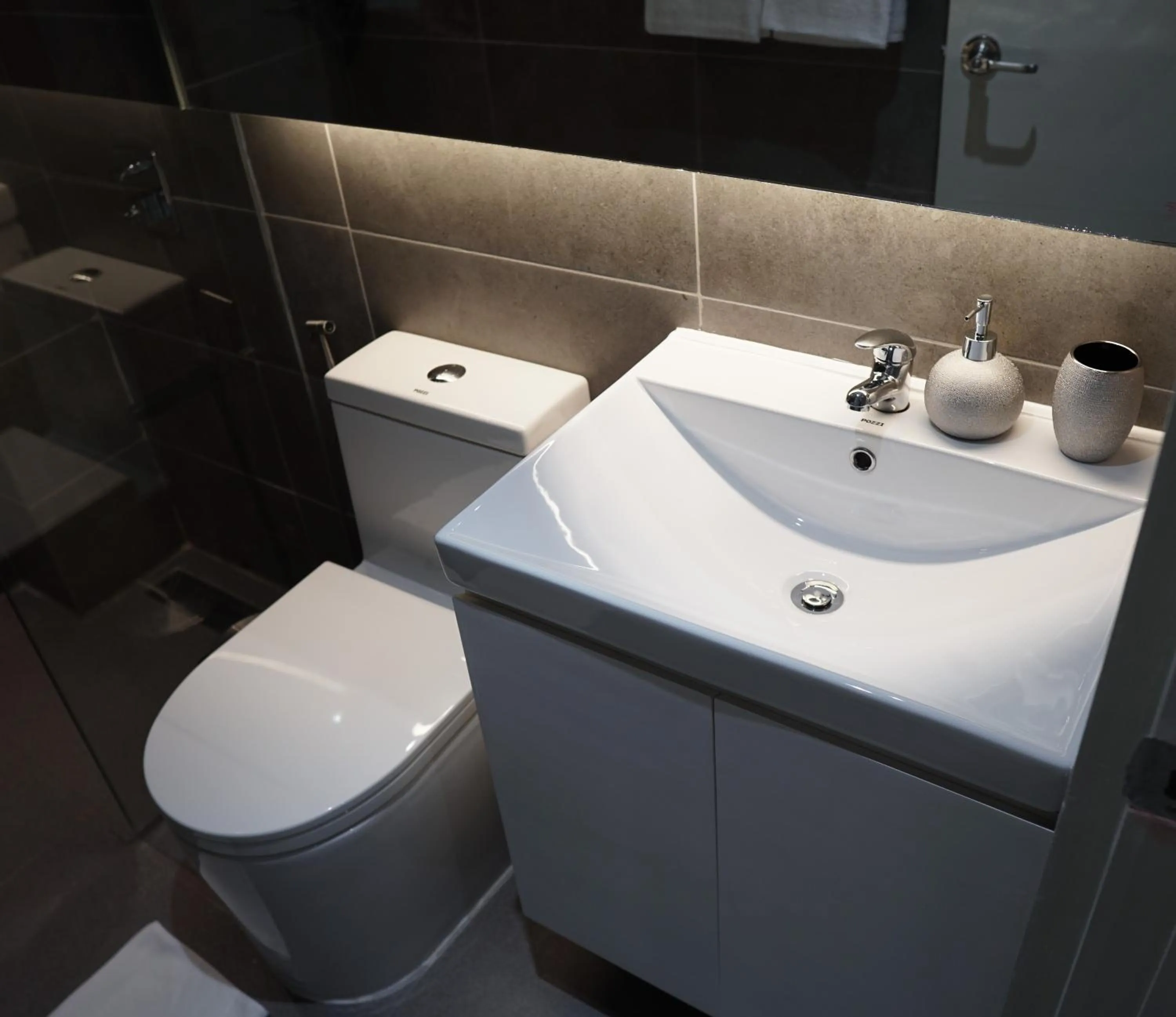Bathroom in Radlett Residences Hotel - Tuguegarao