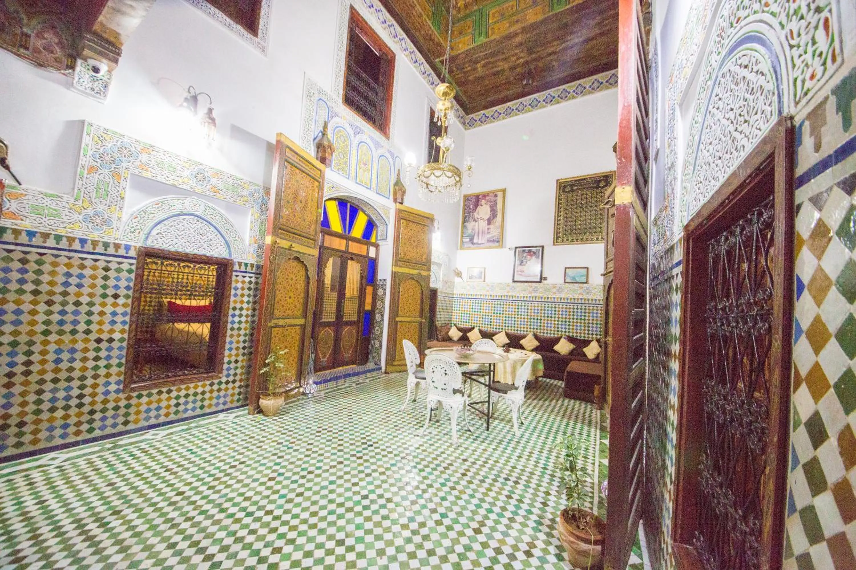 TV and multimedia in Riad El Bacha