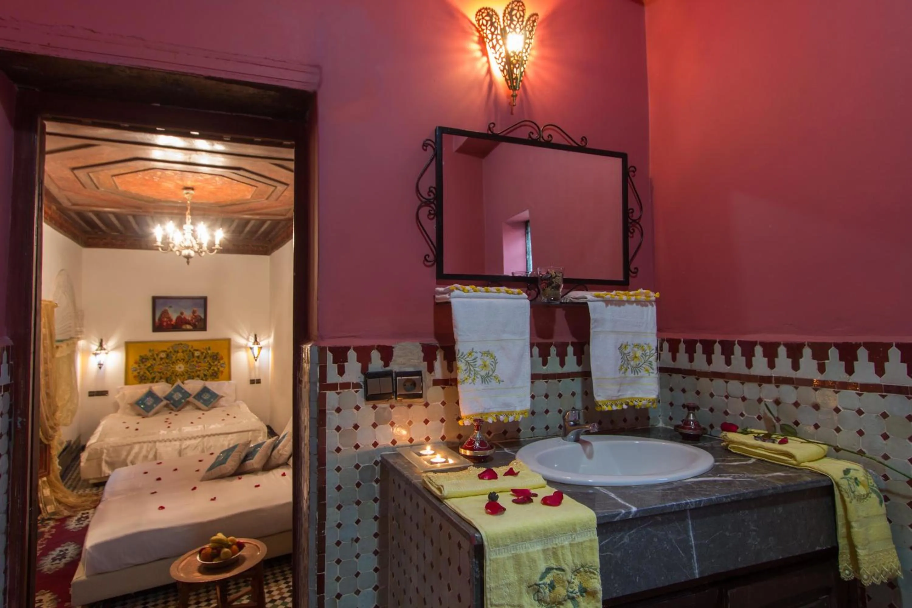 Shower, Bed in Riad El Bacha