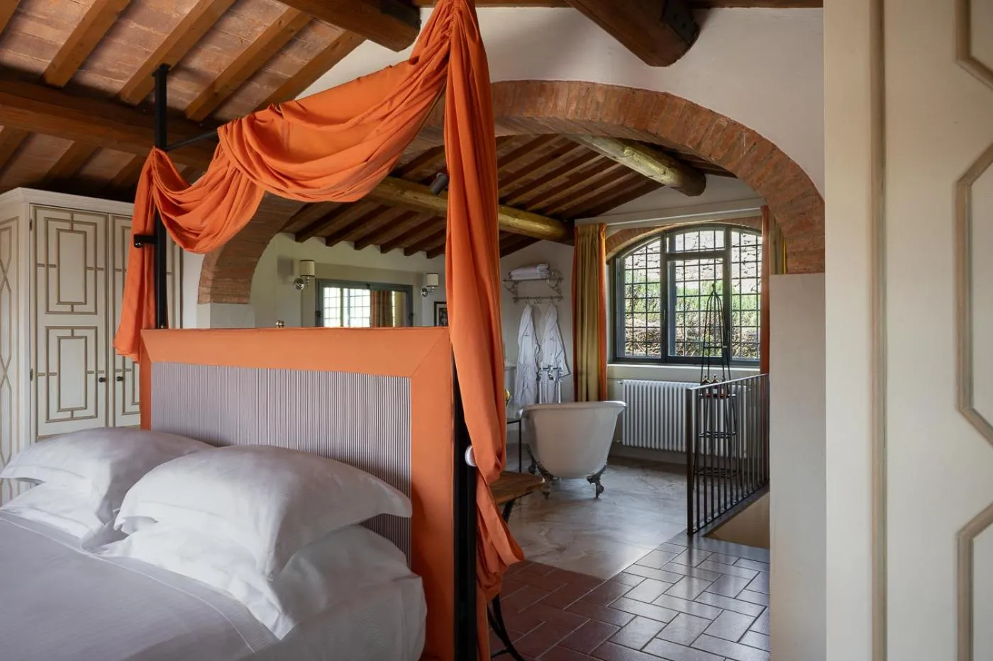 Bed in Torre a Cona Wine Estate
