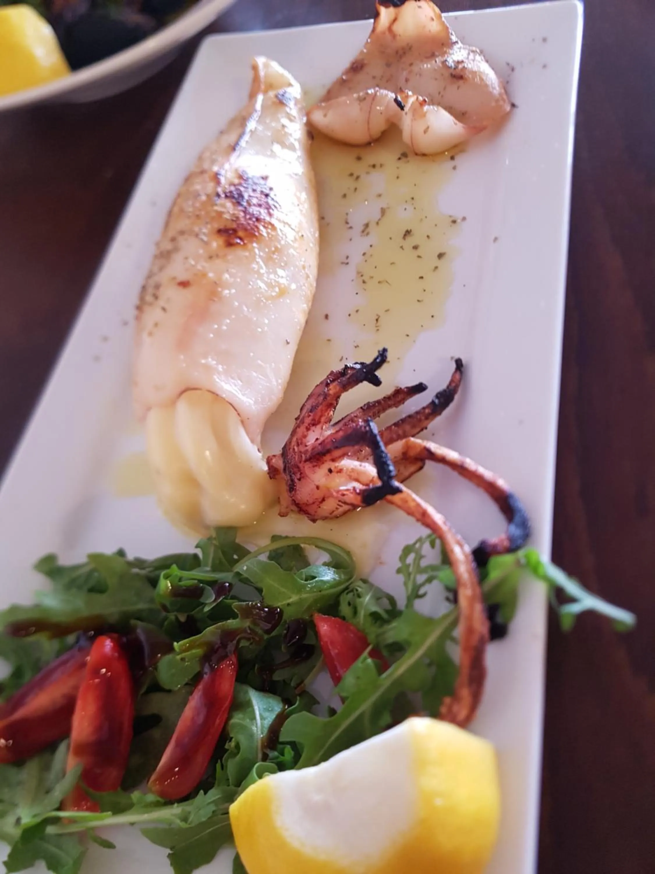 Restaurant/places to eat in Hotel Nautilos