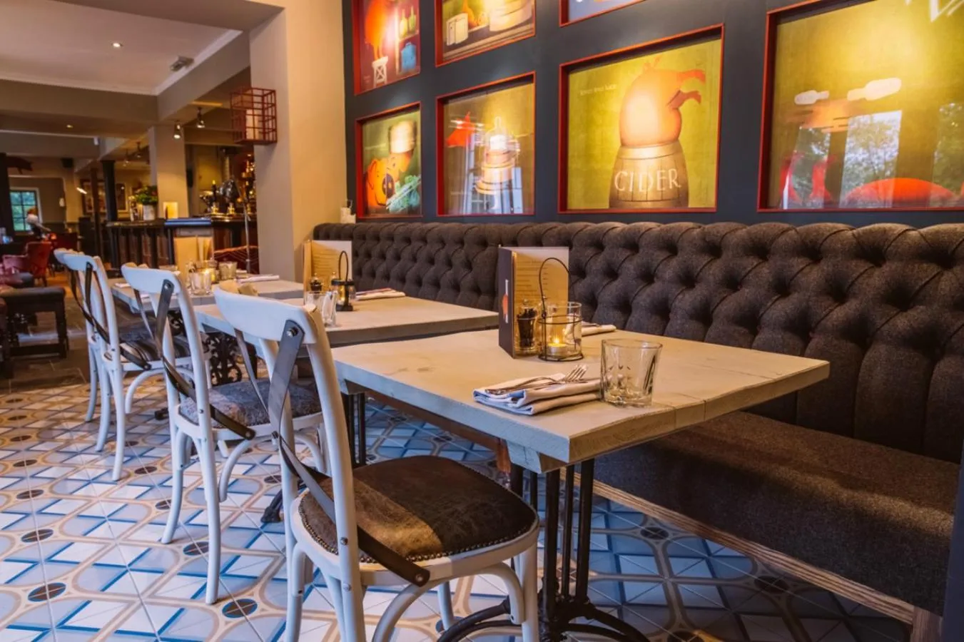 Restaurant/places to eat in The Curious Pig in the Parlour