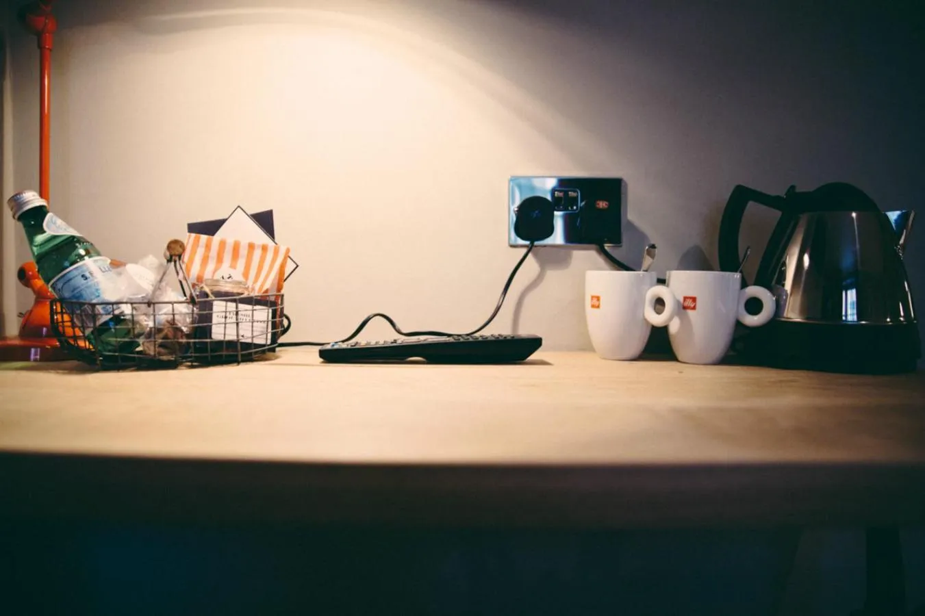 Area and facilities in The Curious Pig in the Parlour