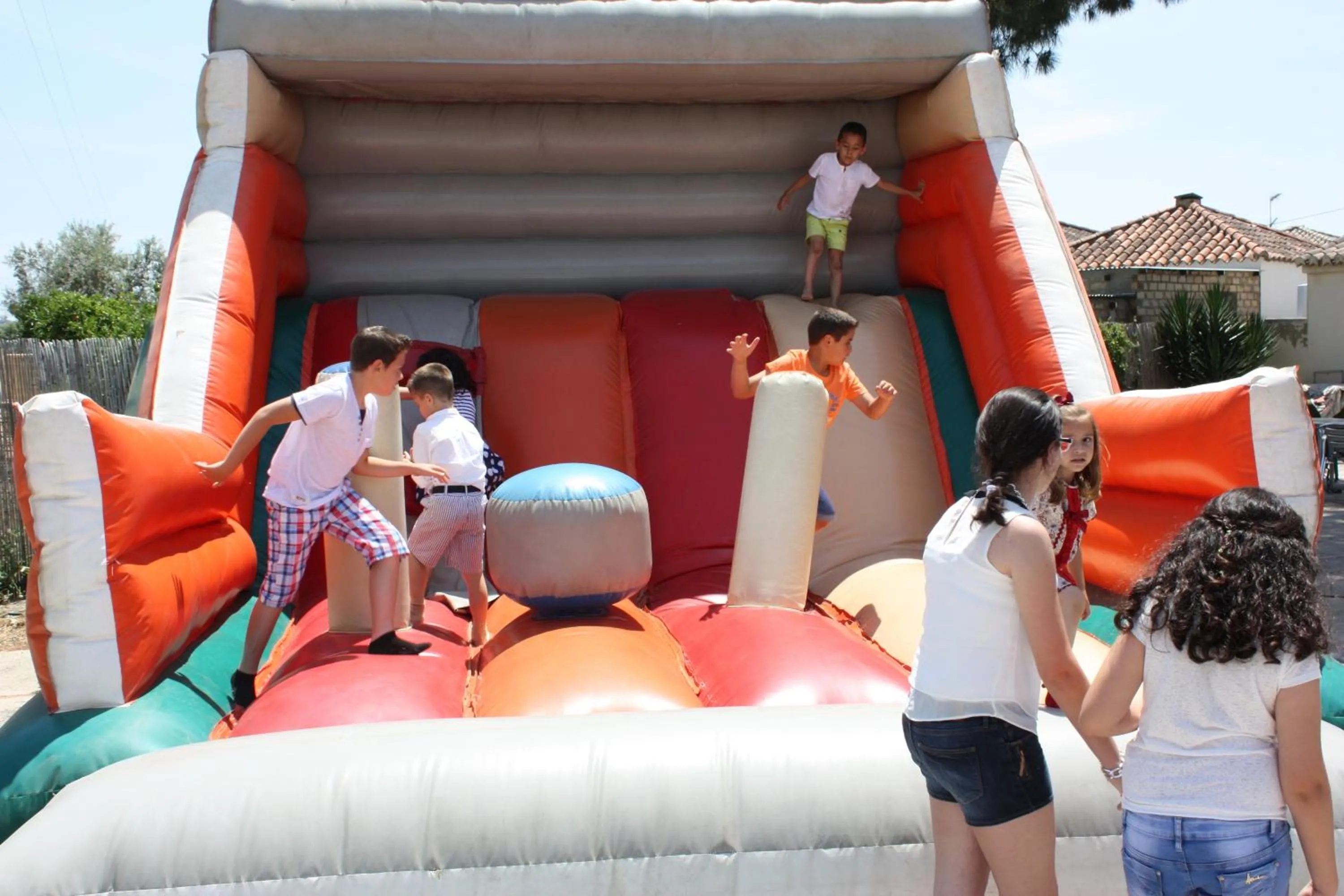 Children play ground in Hostal Rural La Plata Parking Incluido