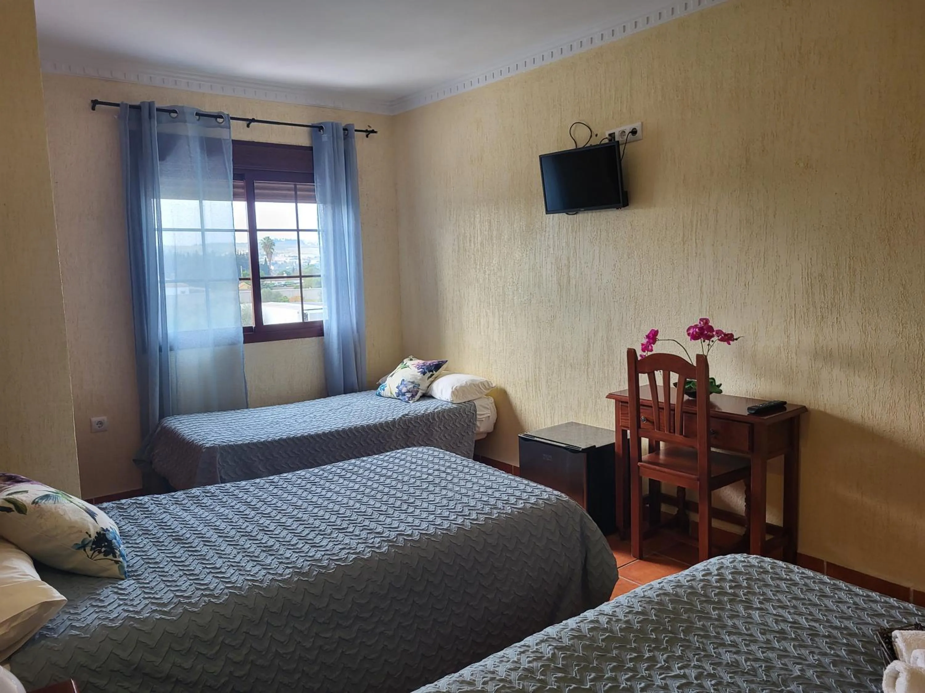 Bedroom, Bed in Hostal Rural La Plata Parking Incluido