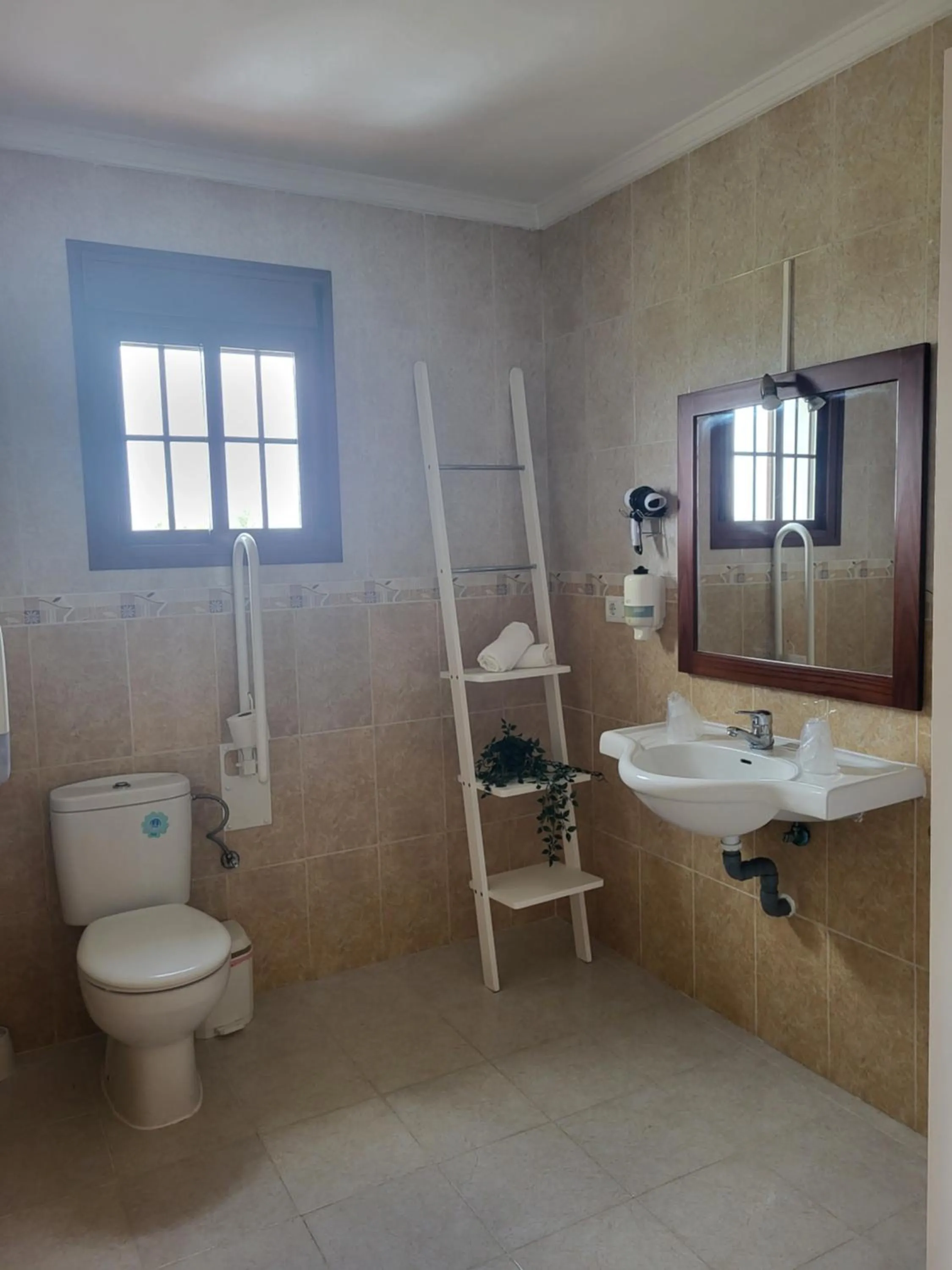 Toilet in Hostal Rural La Plata Parking Incluido