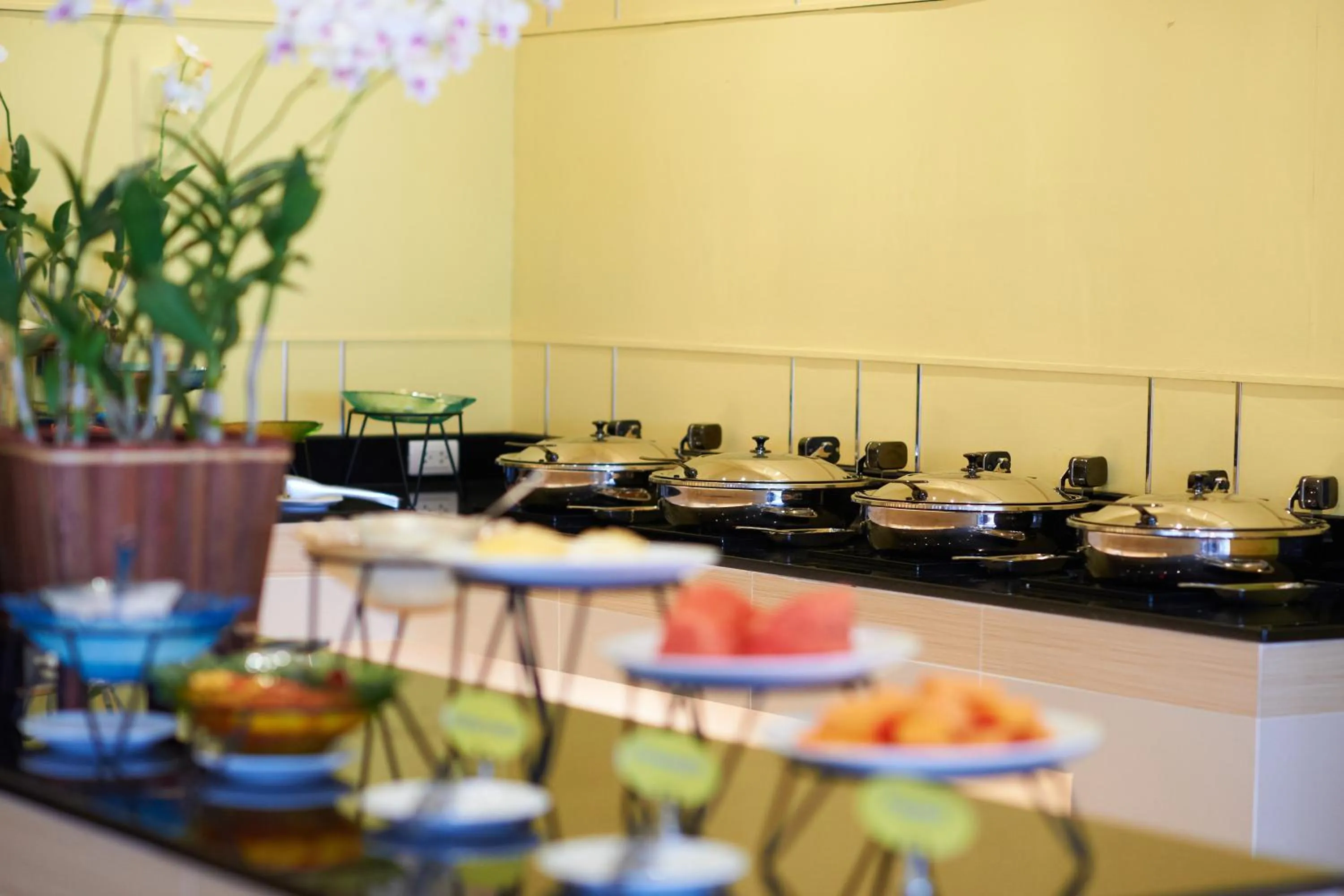 Restaurant/places to eat in Pattaya Sea View Hotel - SHA Extra Plus