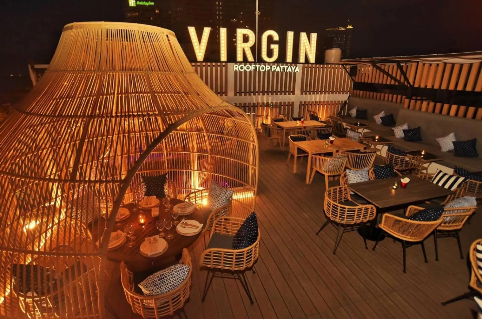 Restaurant/places to eat in Pattaya Sea View Hotel - SHA Extra Plus