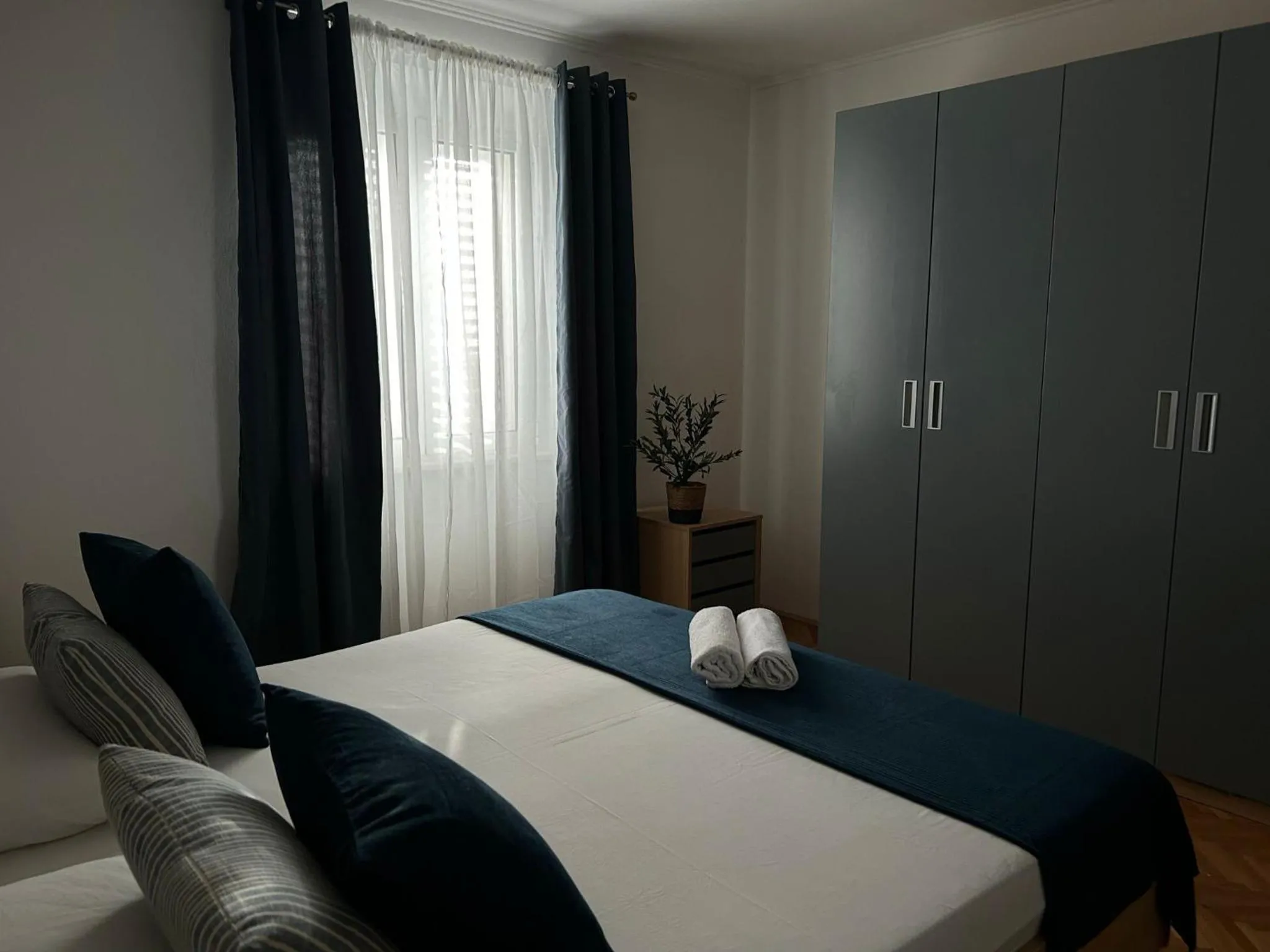 Bedroom, Bed in Perina Apartment - free parking