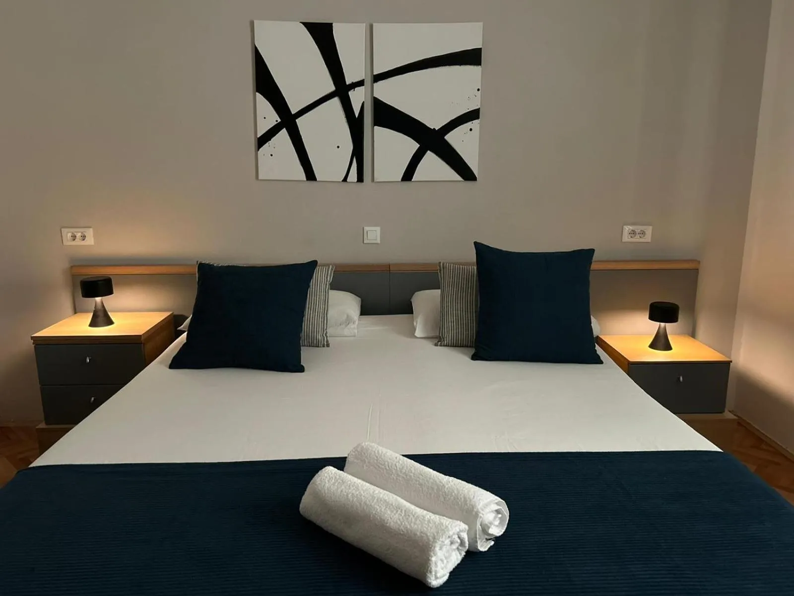 Bed in Perina Apartment - free parking