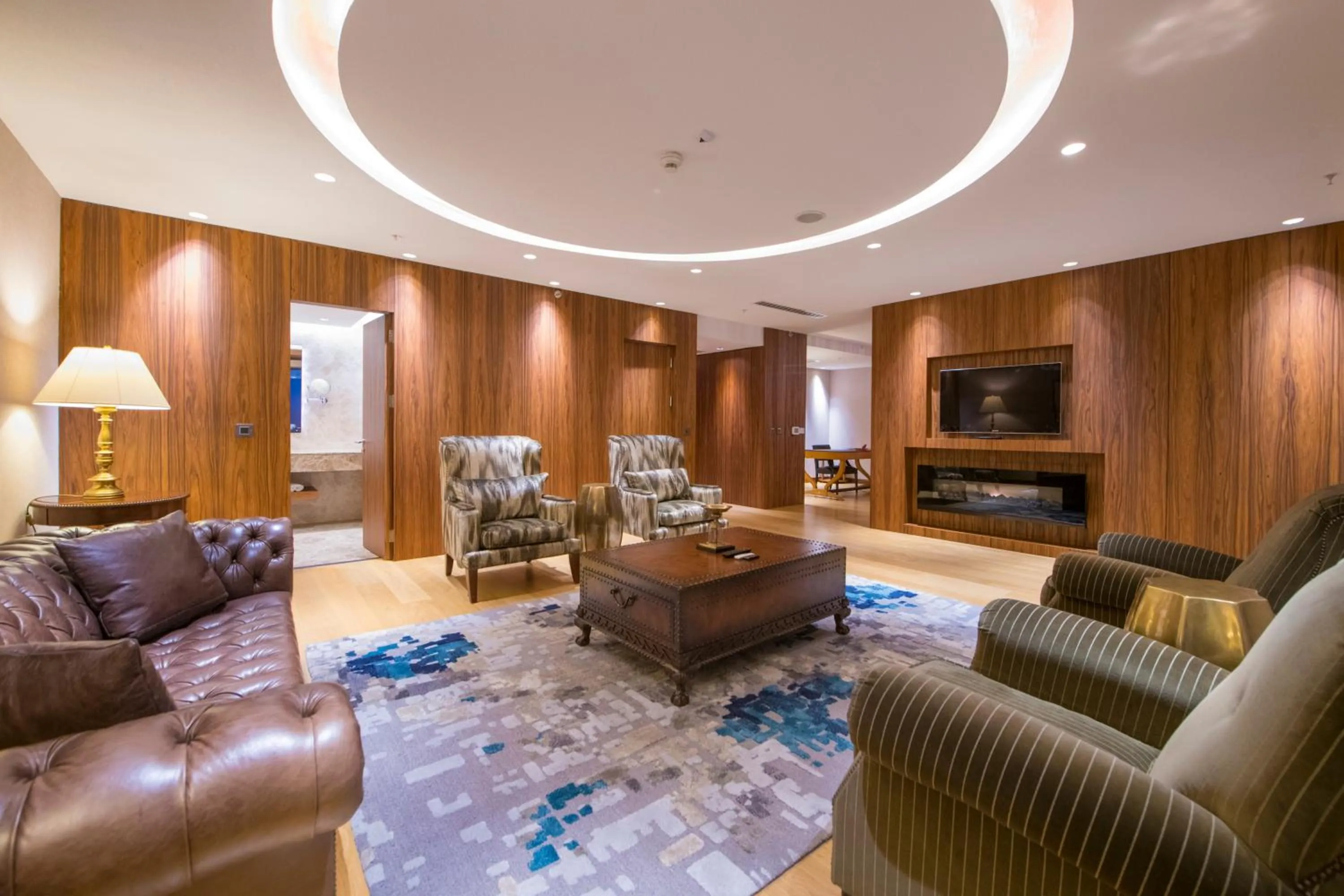 Living room in Crowne Plaza Kayseri by IHG