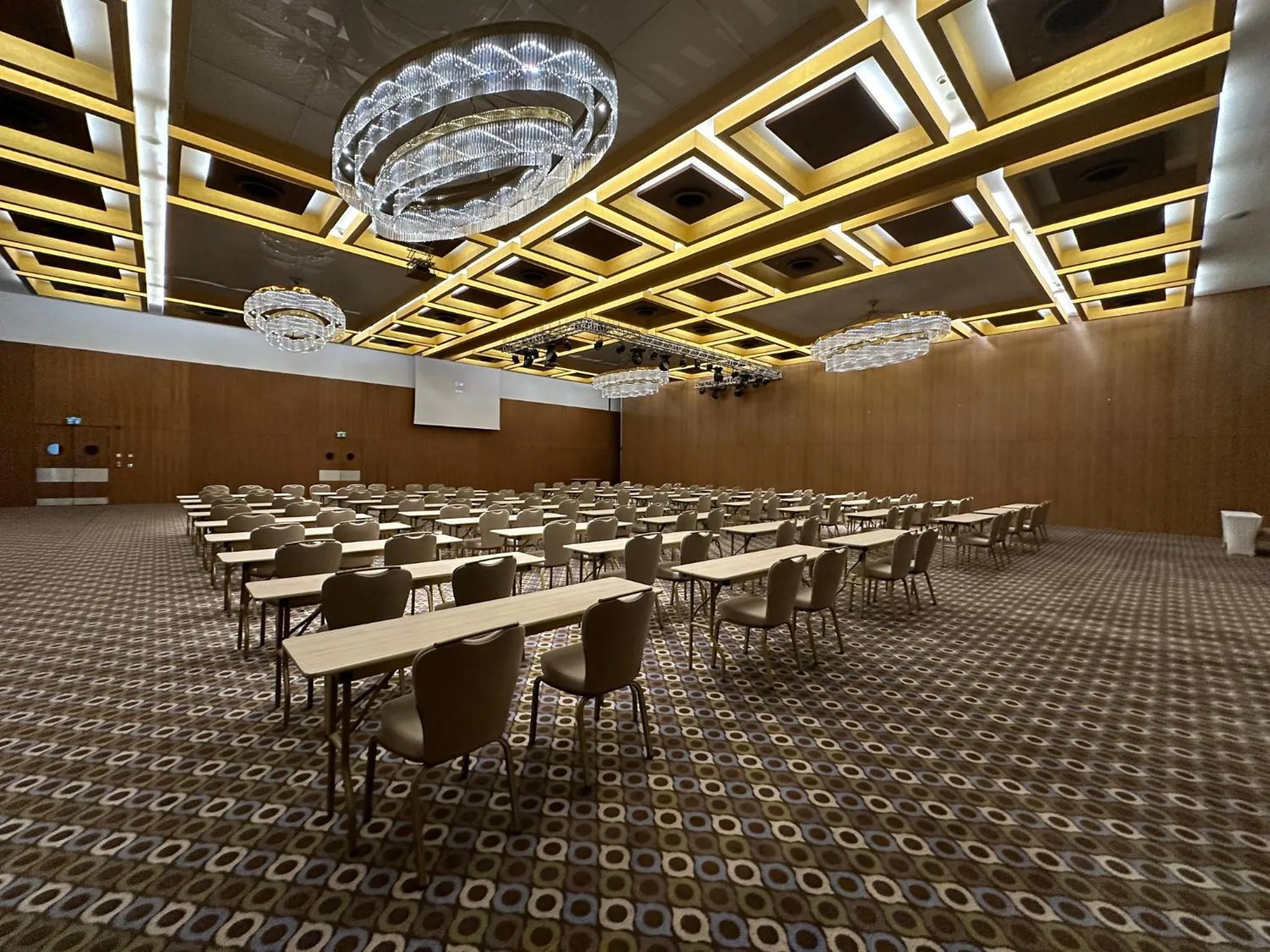 Meeting/conference room in Crowne Plaza Kayseri by IHG