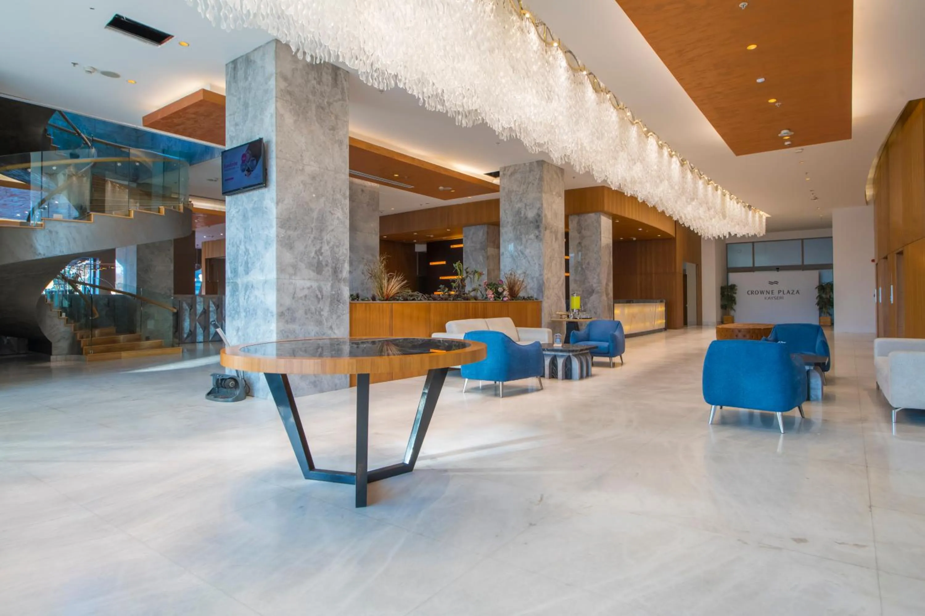 Seating area in Crowne Plaza Kayseri by IHG
