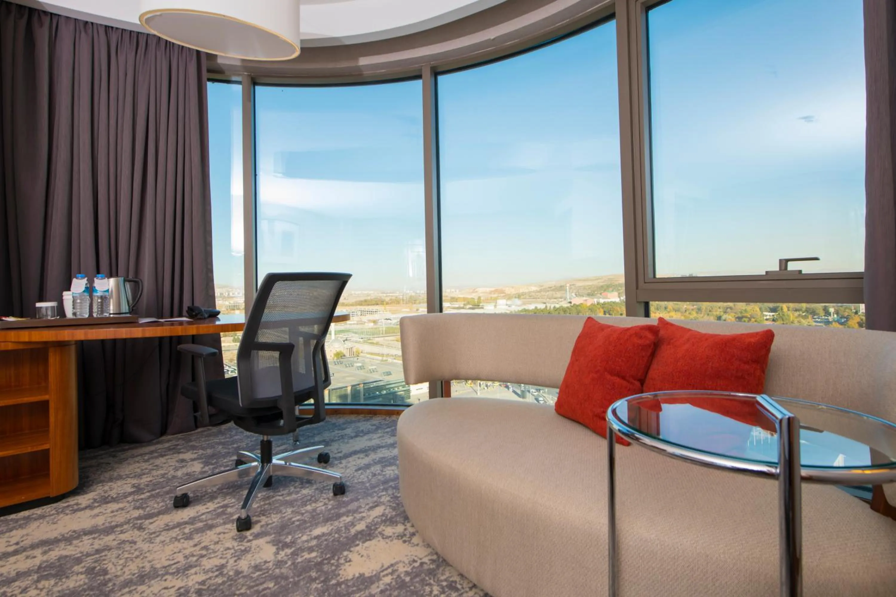 Seating area in Crowne Plaza Kayseri by IHG