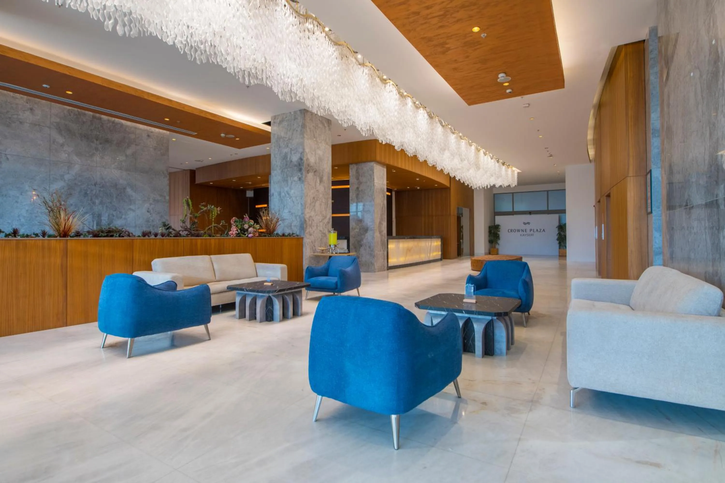 Seating area in Crowne Plaza Kayseri by IHG
