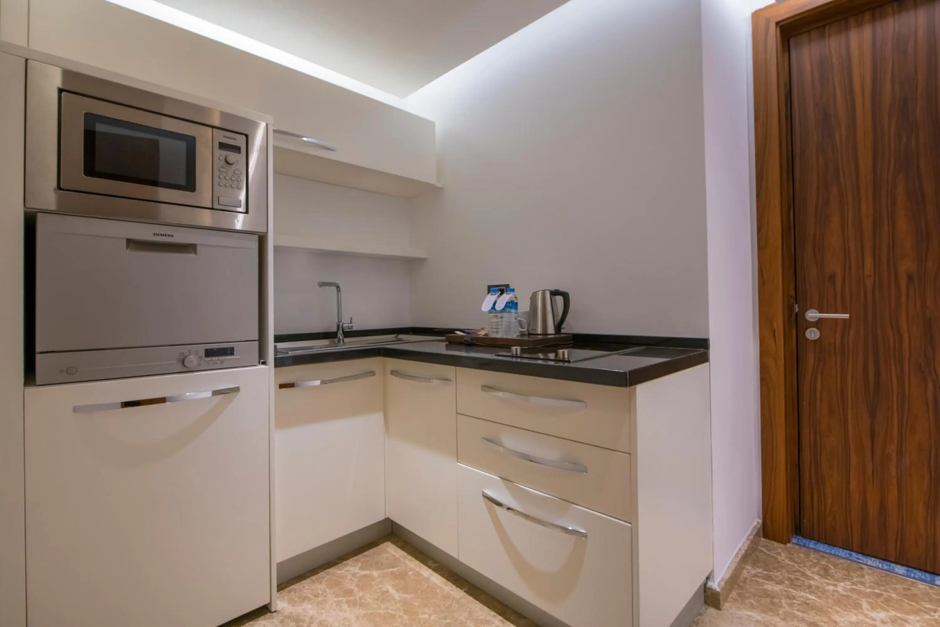 Kitchen or kitchenette in Crowne Plaza Kayseri by IHG