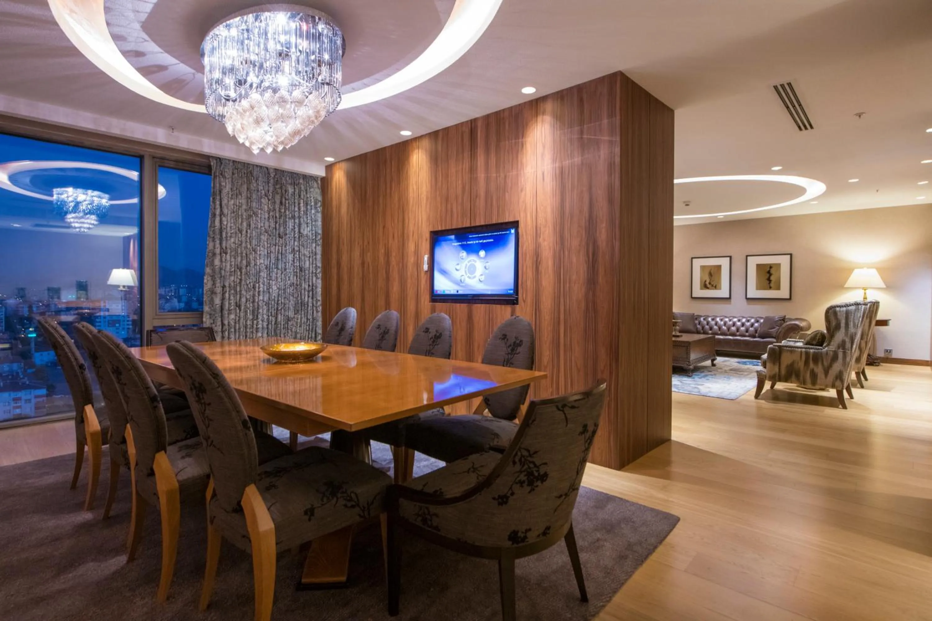 Seating area in Crowne Plaza Kayseri by IHG