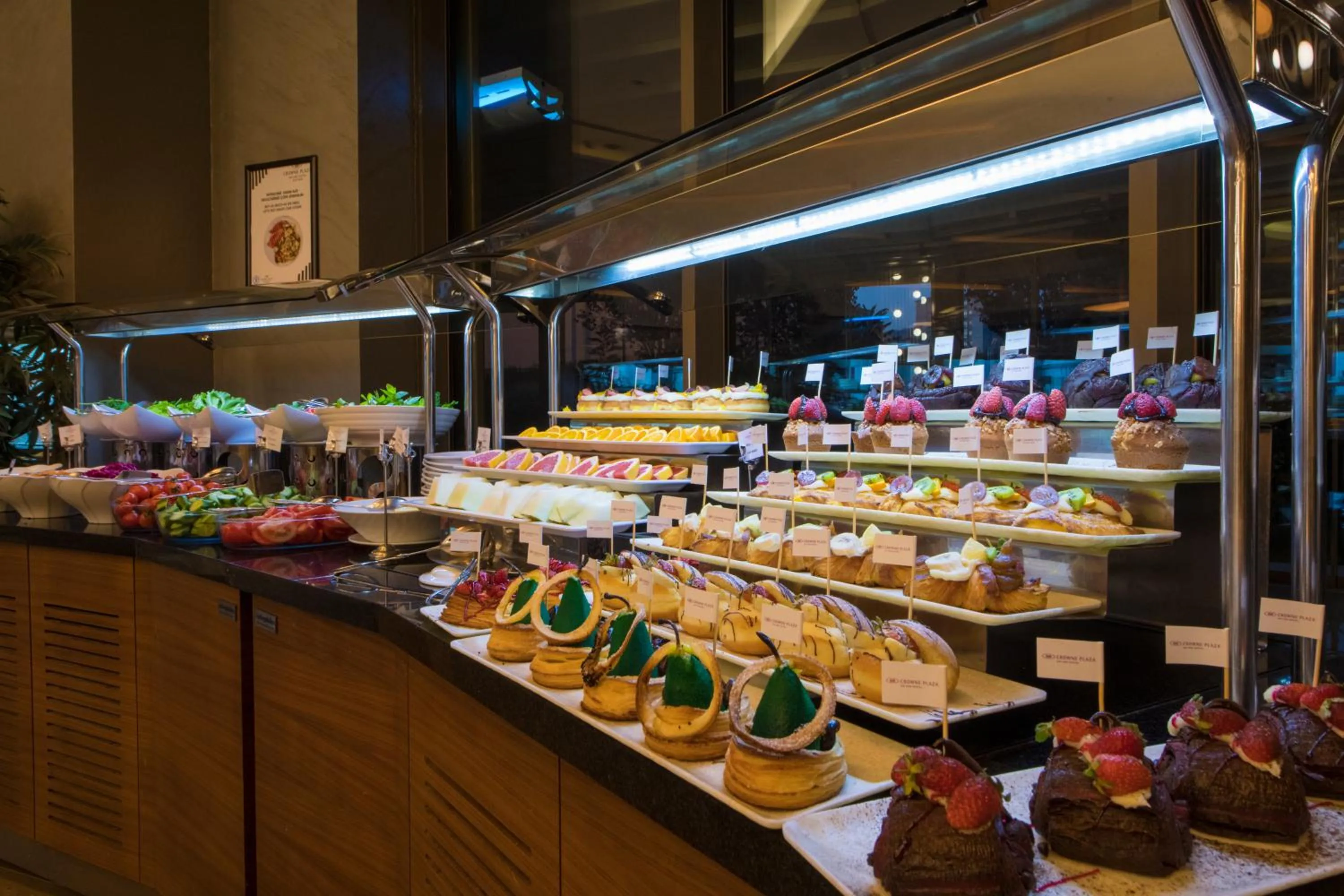 Food and drinks in Crowne Plaza Kayseri by IHG