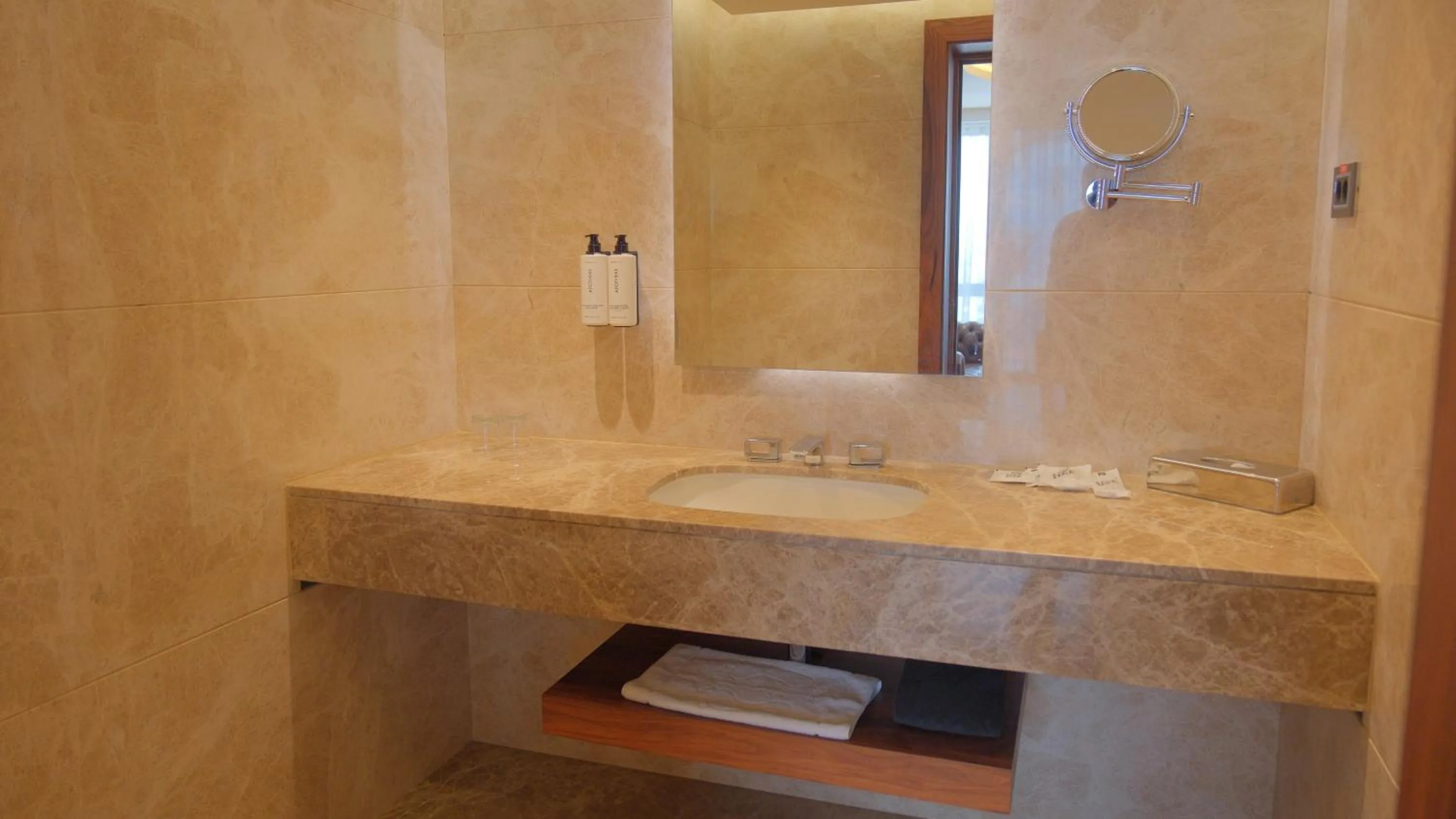 Photo of the whole room in Crowne Plaza Kayseri by IHG