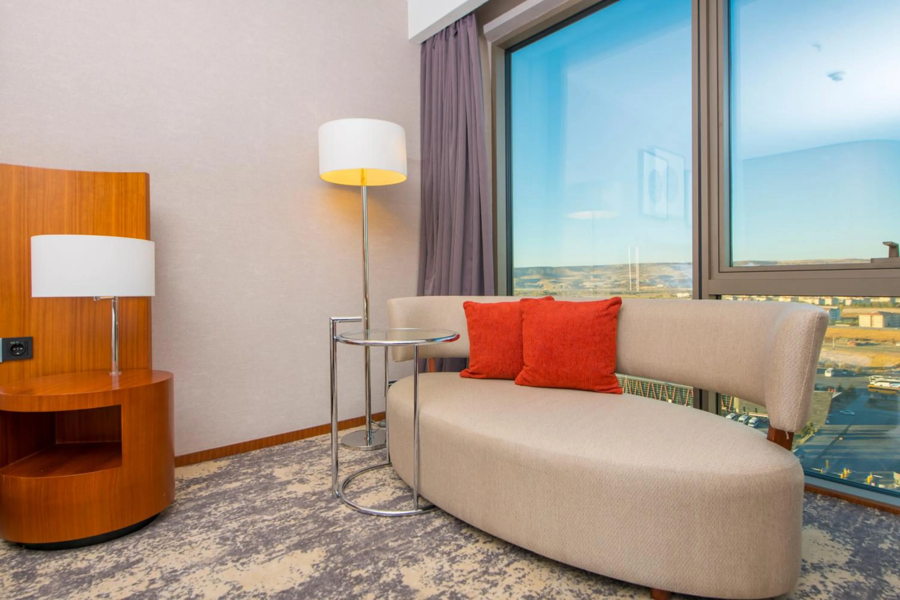 Seating area in Crowne Plaza Kayseri by IHG