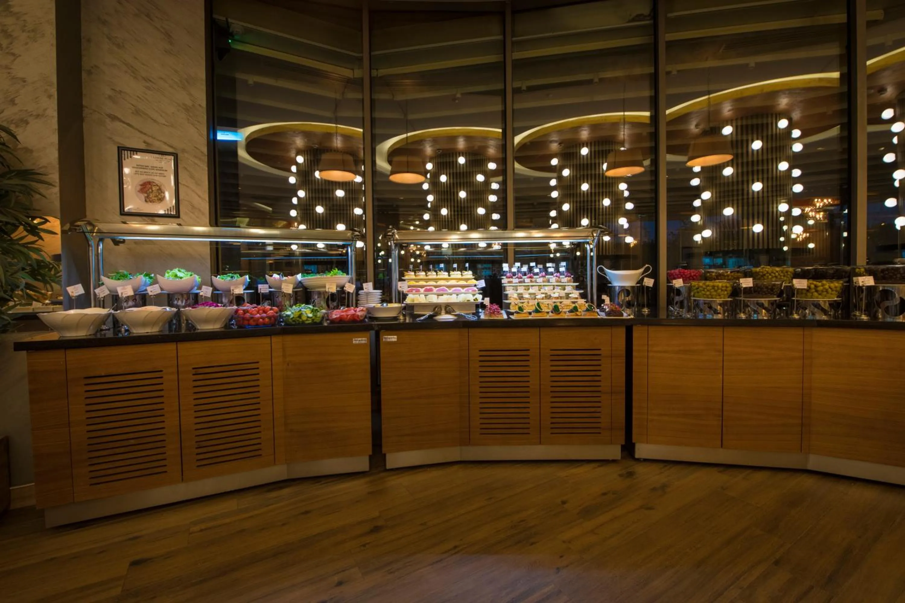 Food and drinks in Crowne Plaza Kayseri by IHG