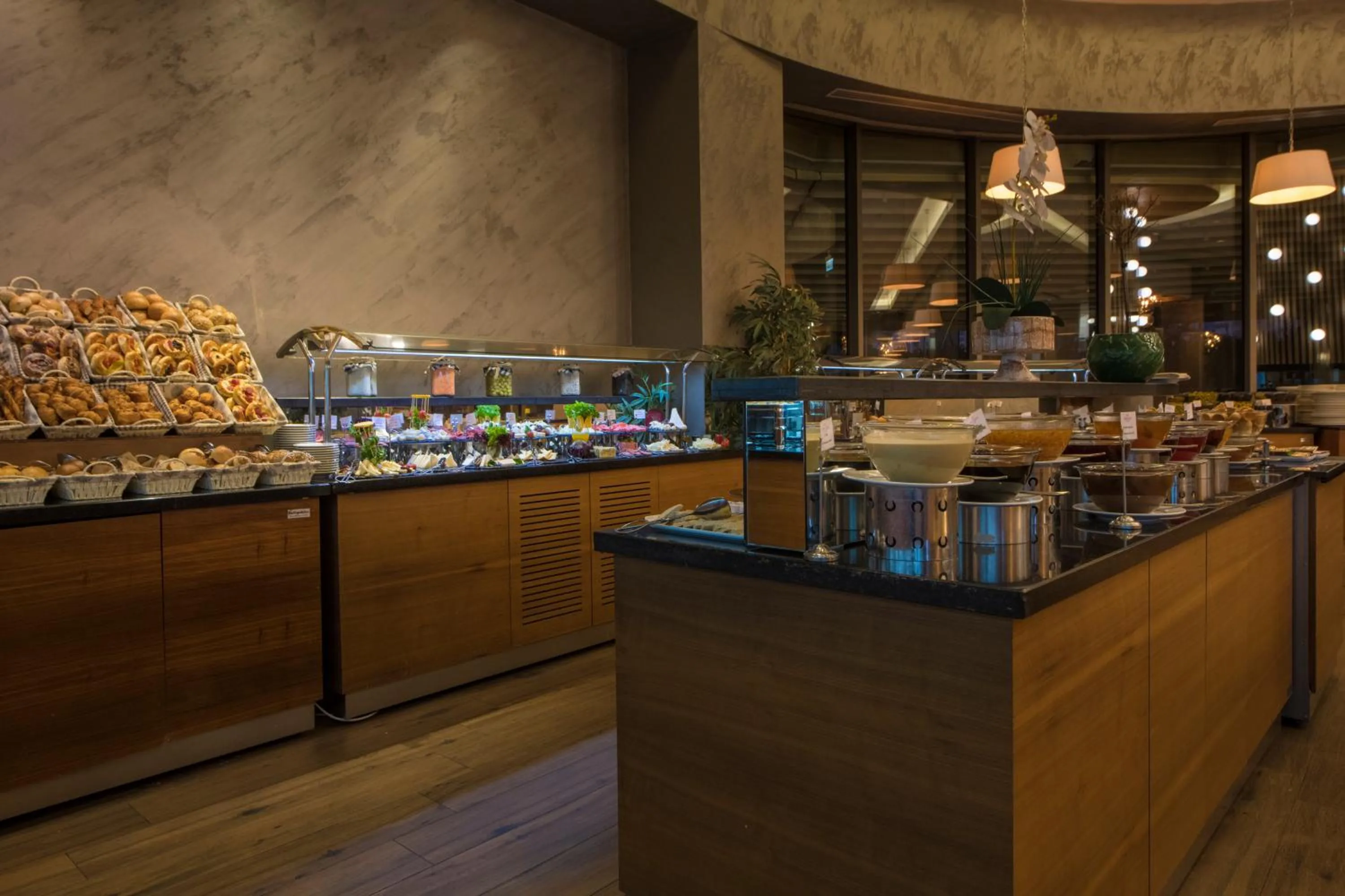 Food and drinks in Crowne Plaza Kayseri by IHG