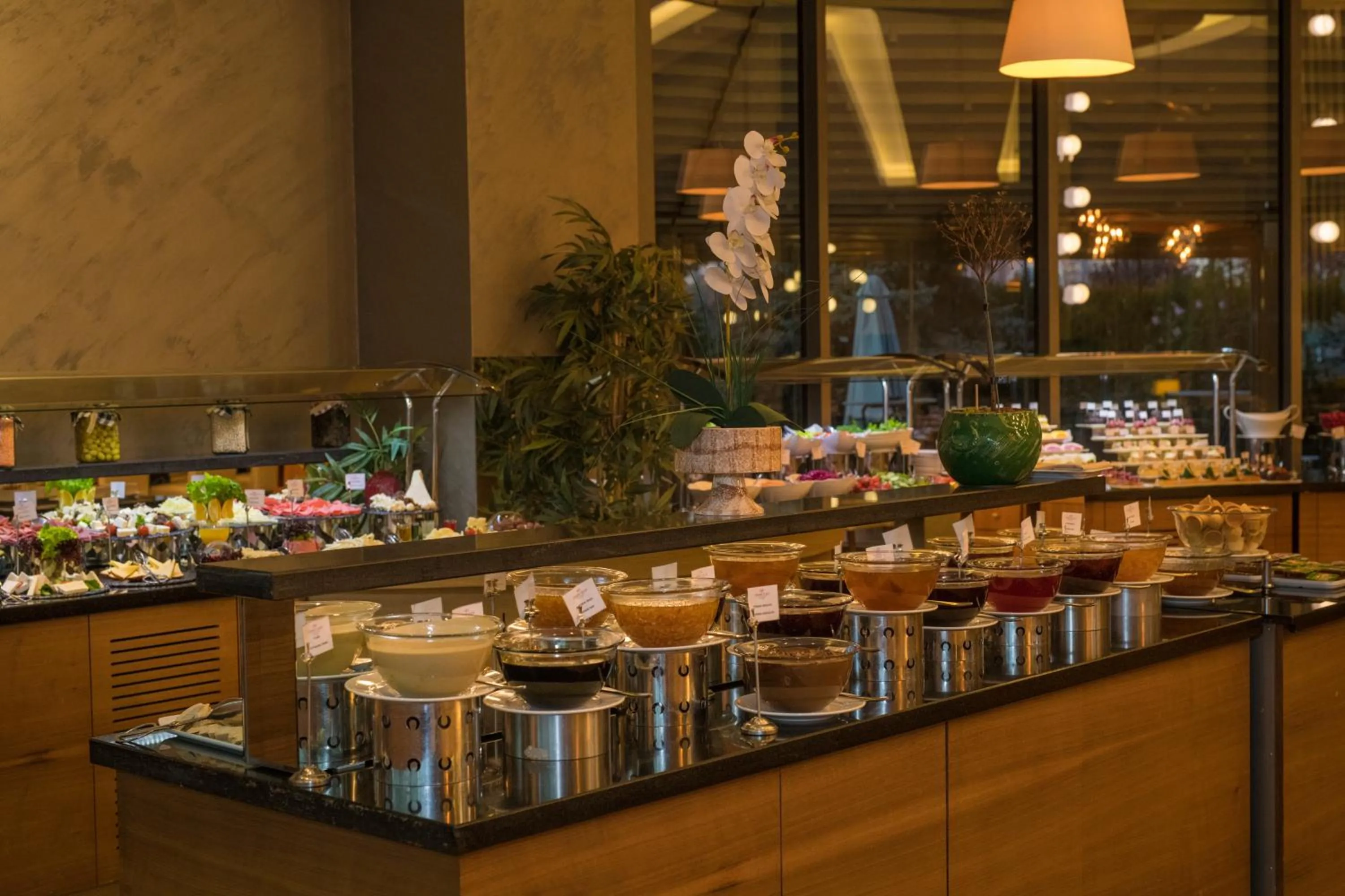 Food and drinks in Crowne Plaza Kayseri by IHG