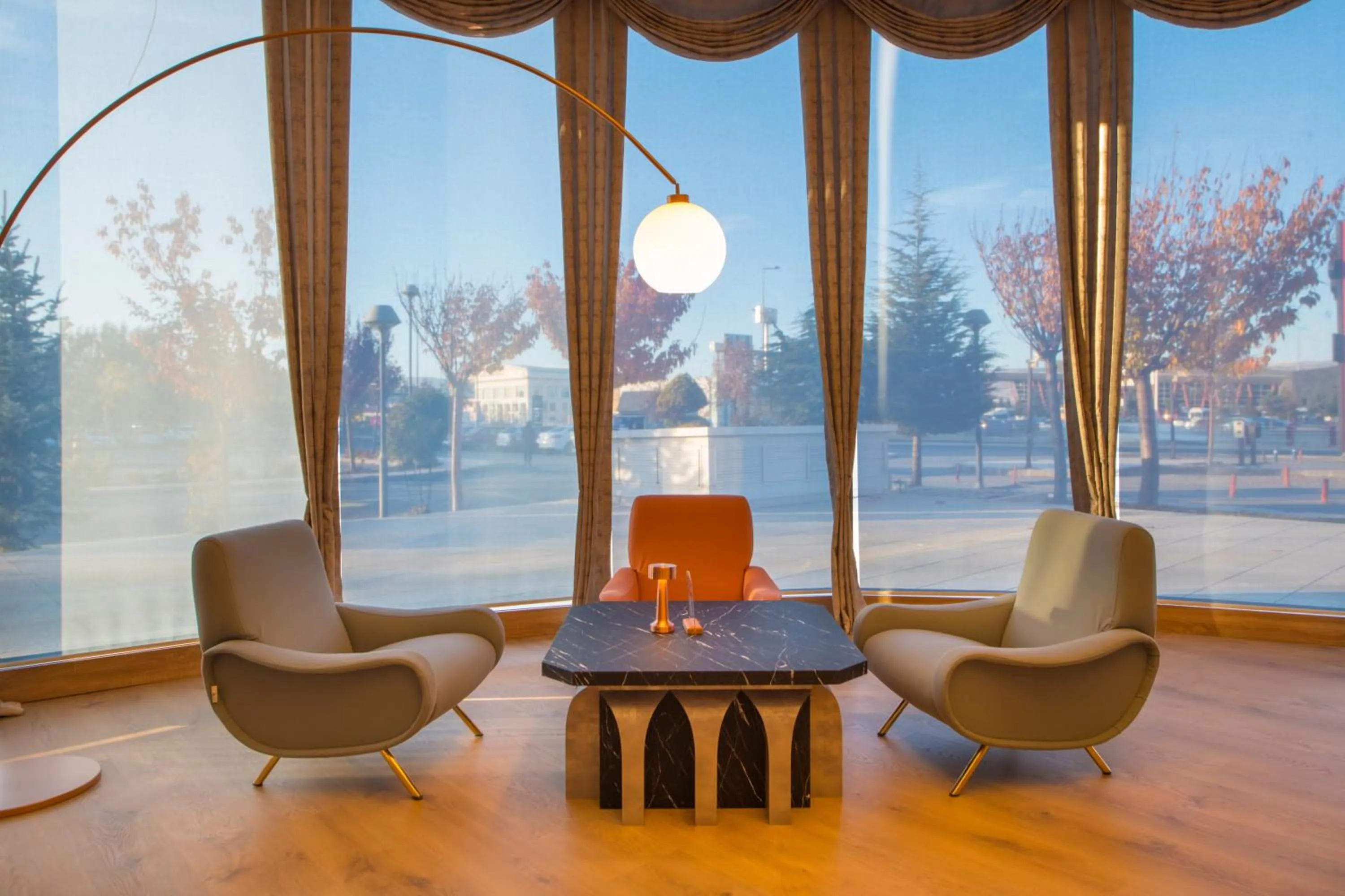 Seating area in Crowne Plaza Kayseri by IHG