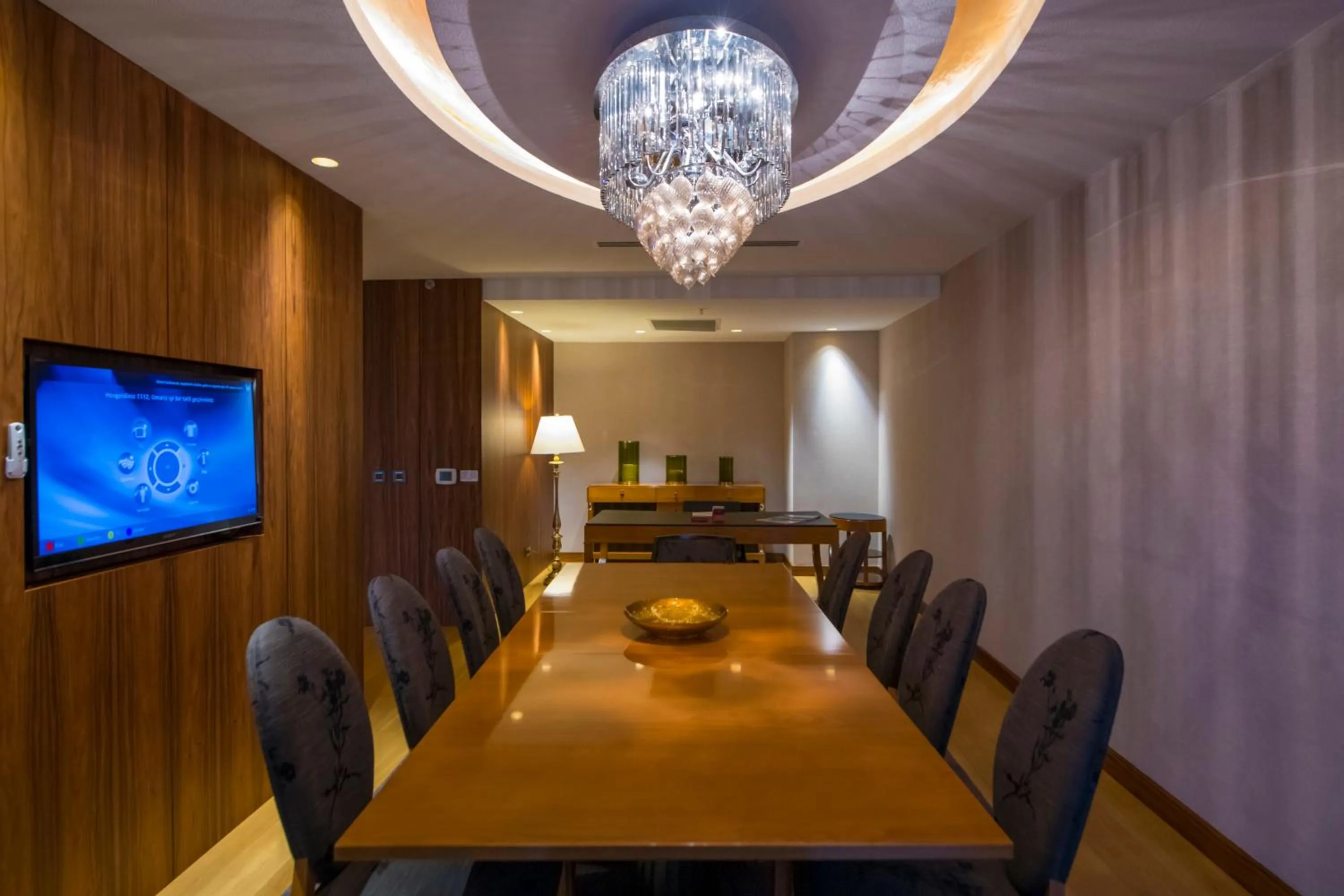 Dining area in Crowne Plaza Kayseri by IHG