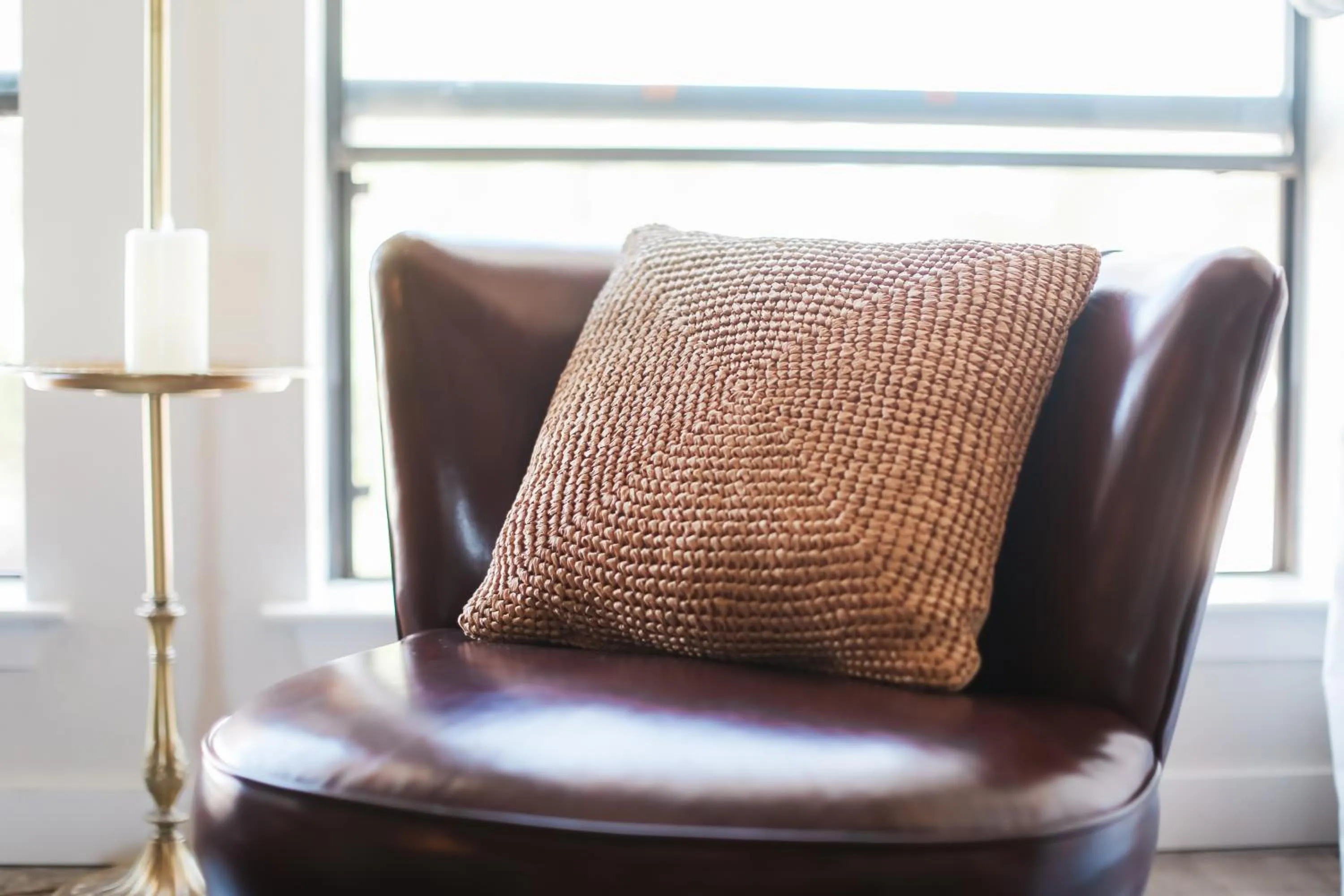 Seating area in Moon Ranch - a gateway to Yosemite