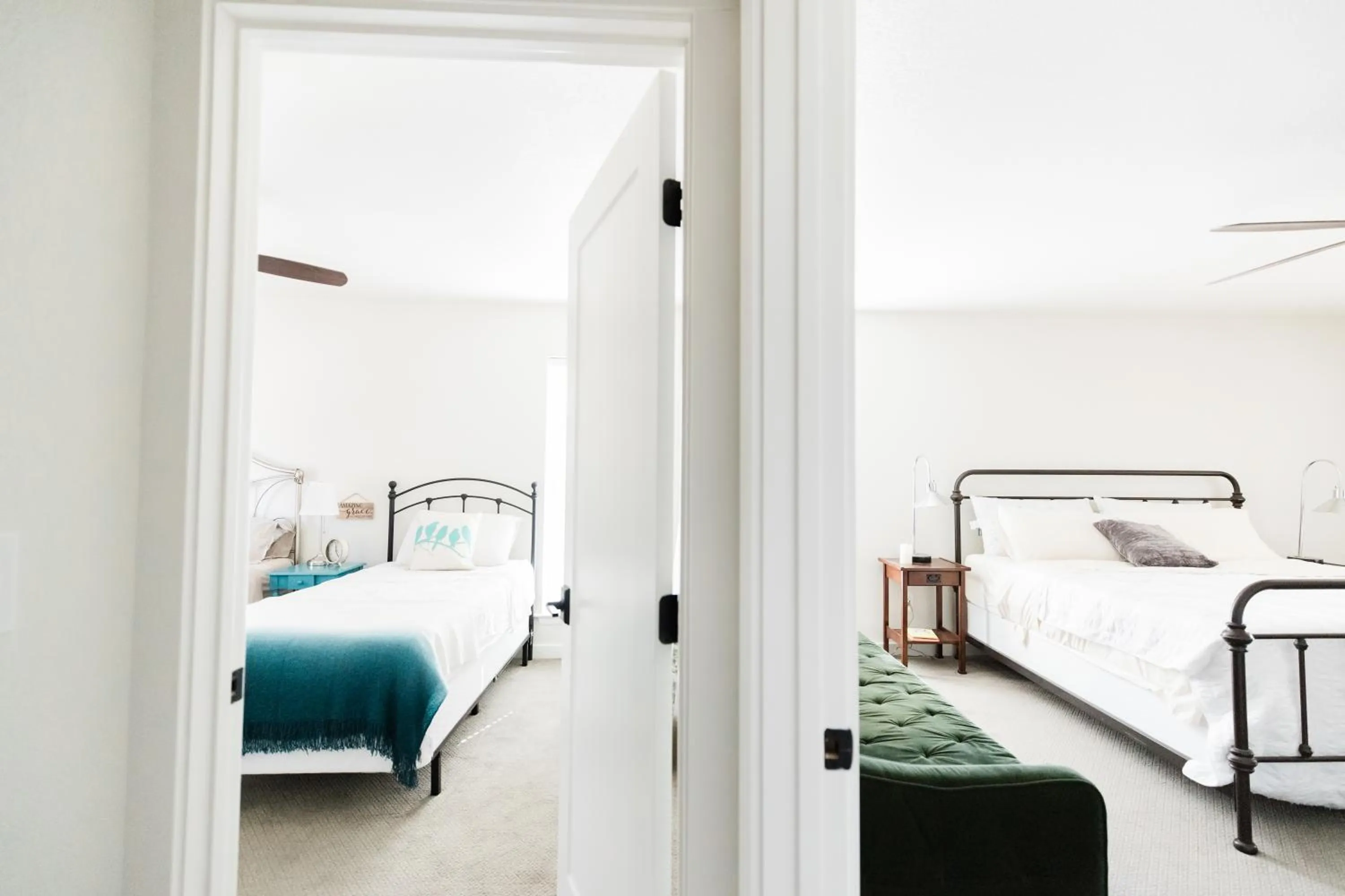 Bedroom, Bed in Moon Ranch - a gateway to Yosemite