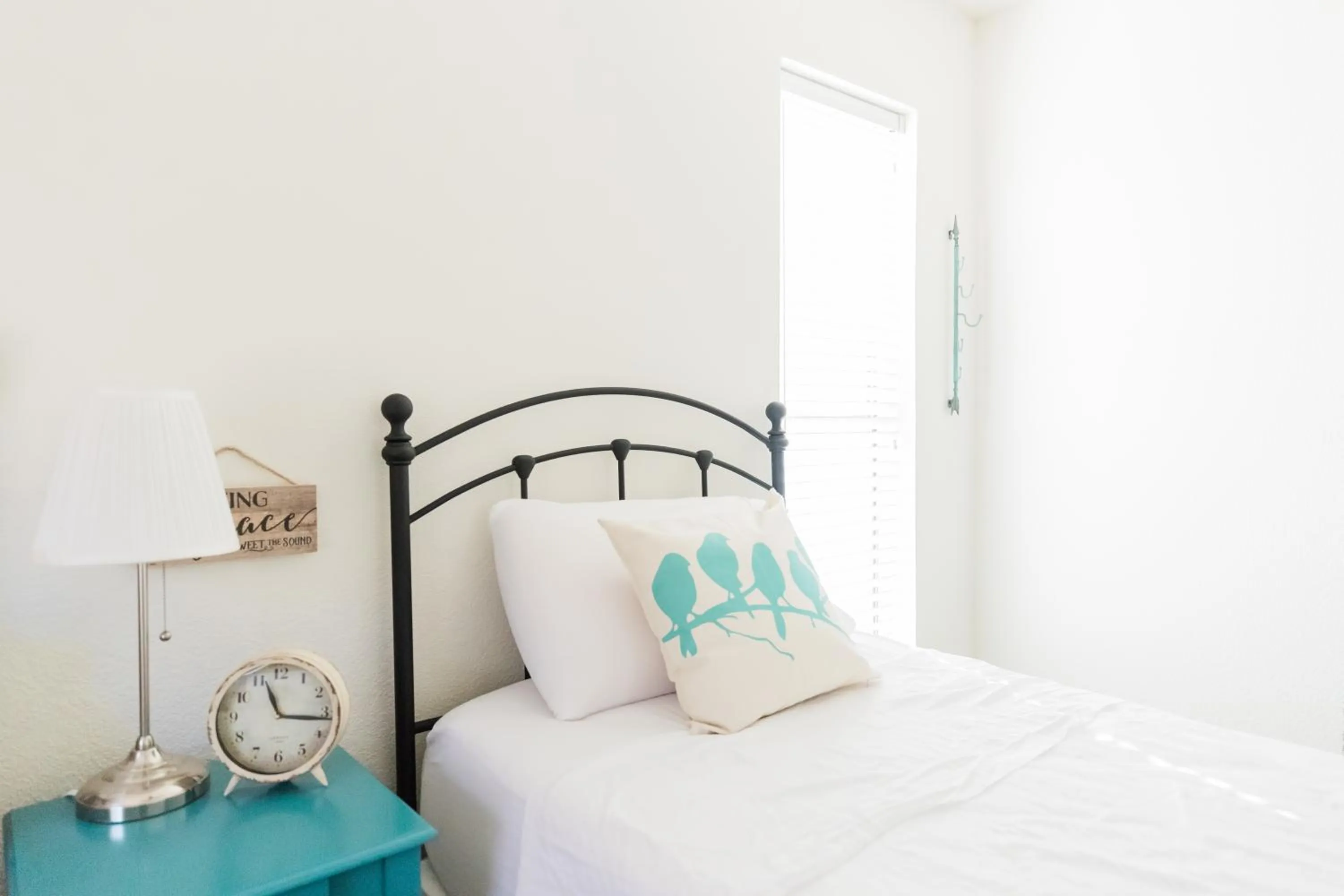 Bed in Moon Ranch - a gateway to Yosemite