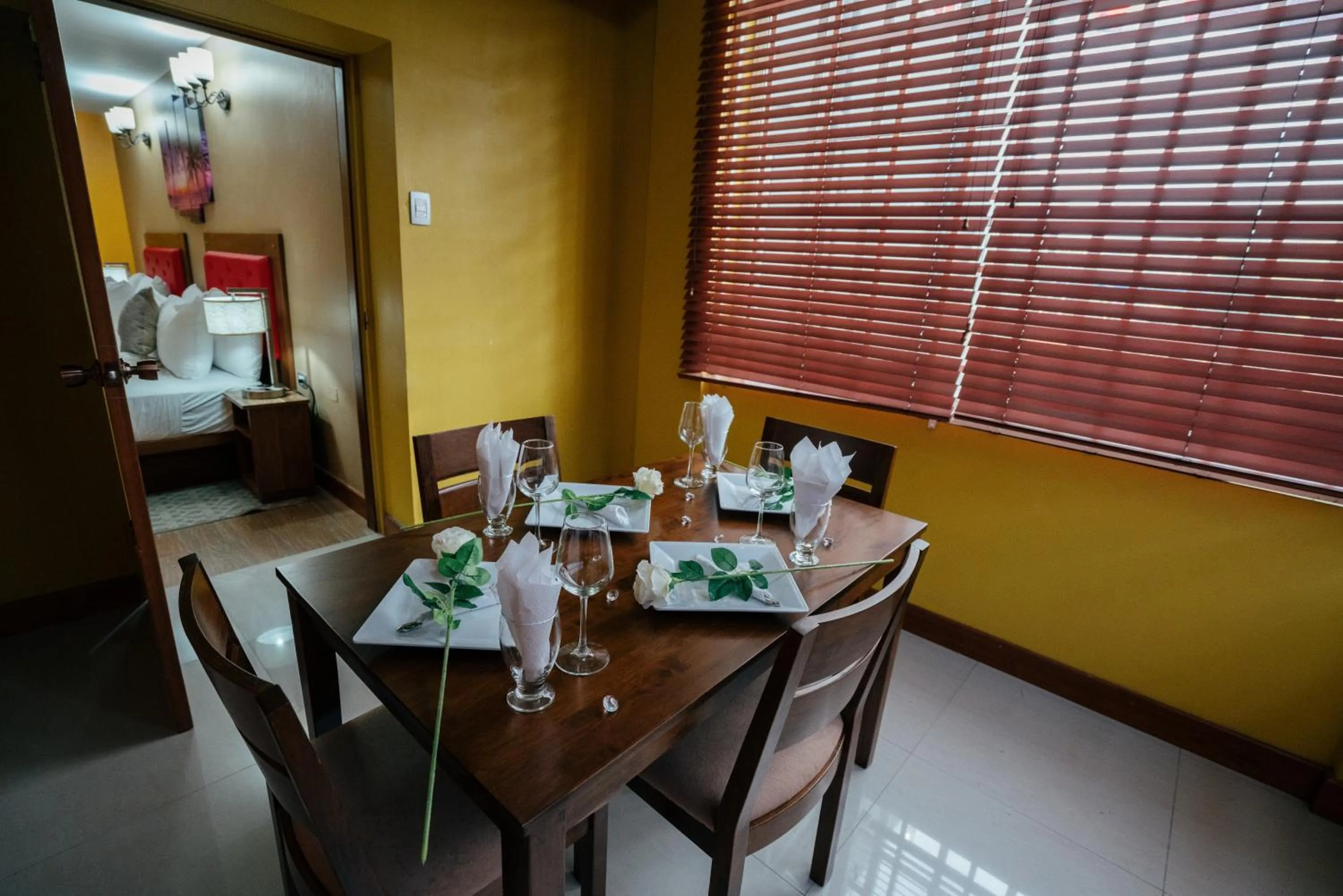 Food and drinks in Runway Hotel