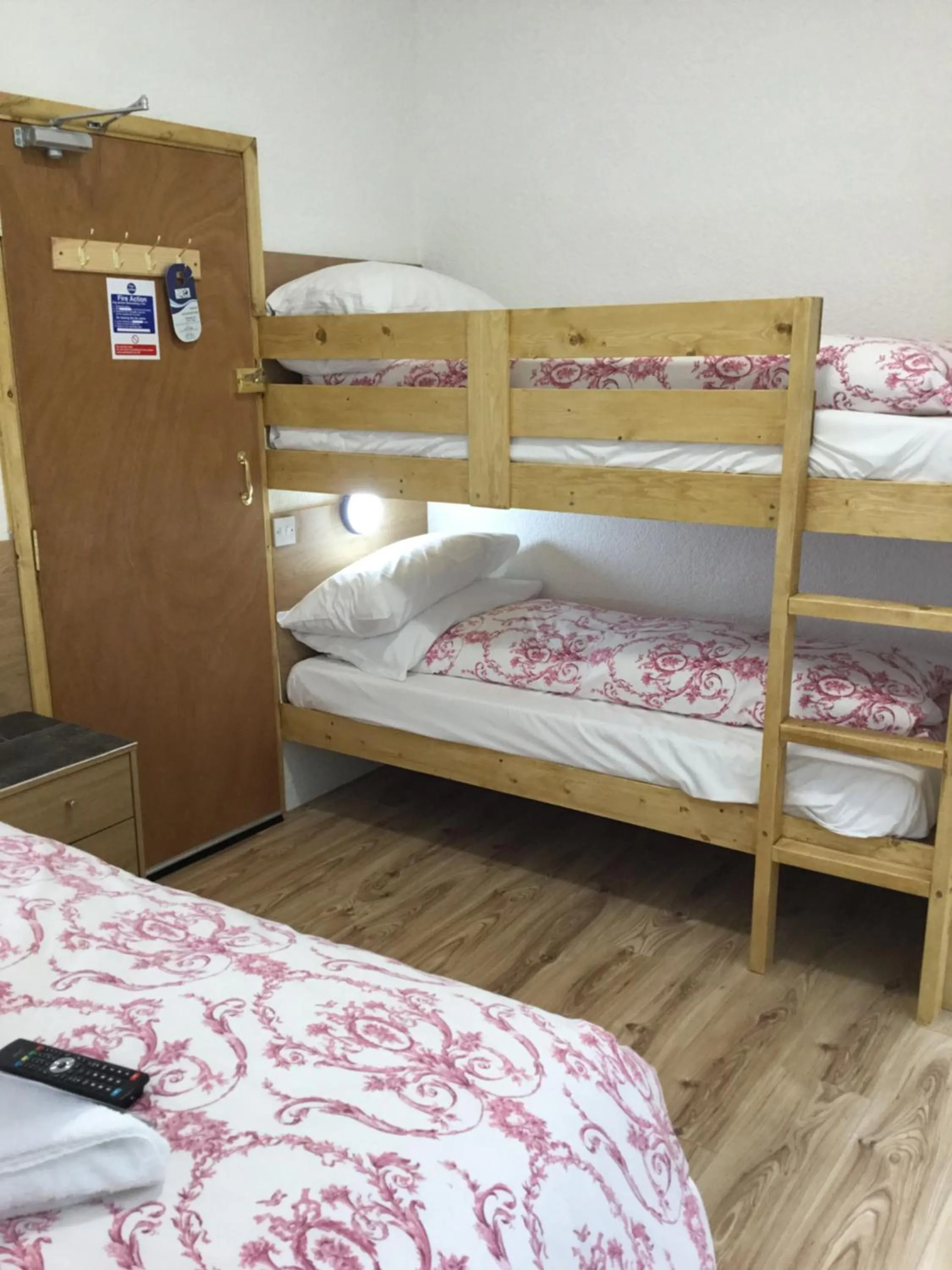 bunk bed, Bed in Granville Hotel