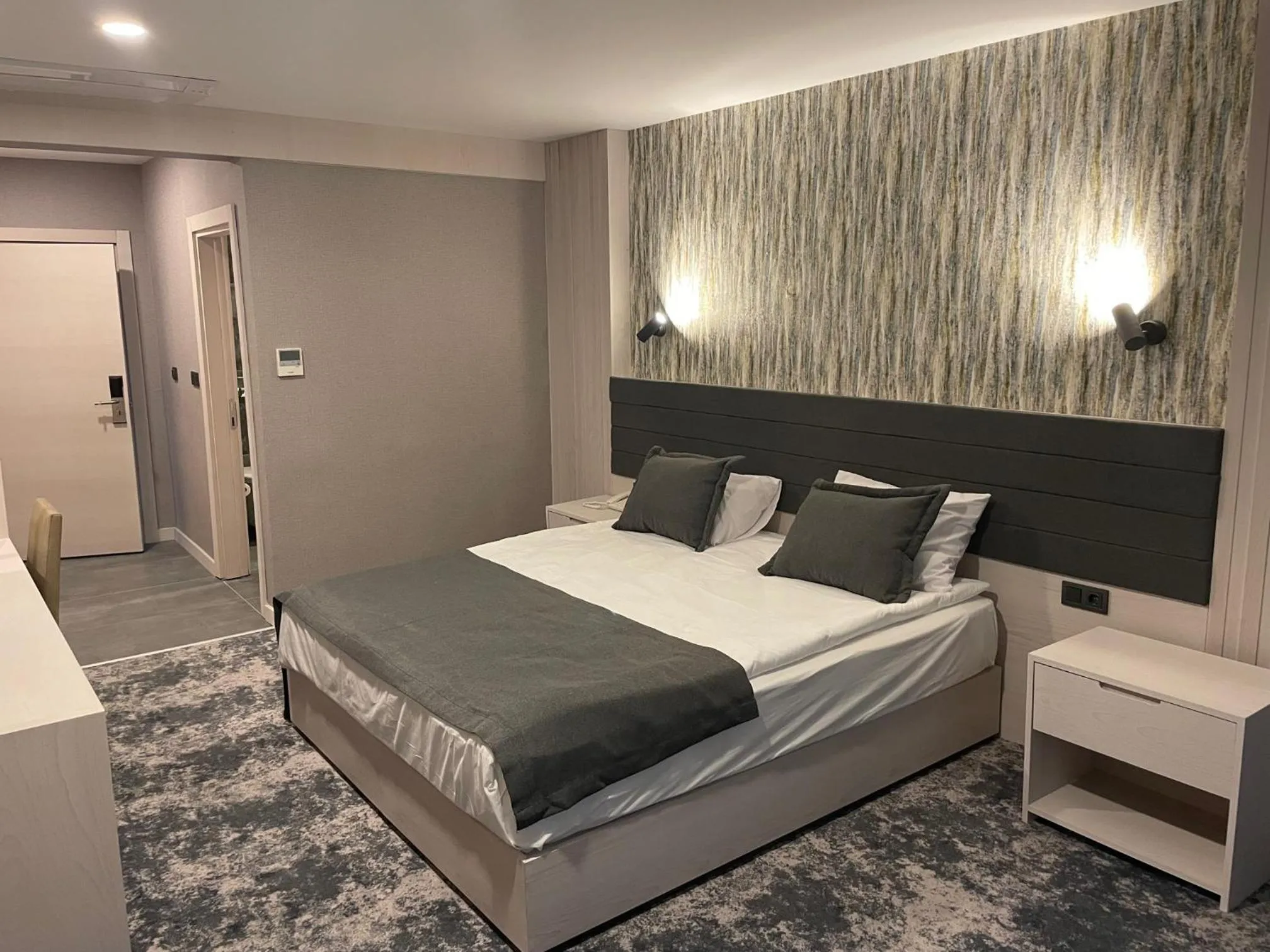 Photo of the whole room, Bed in Yeşilyurt Park Otel